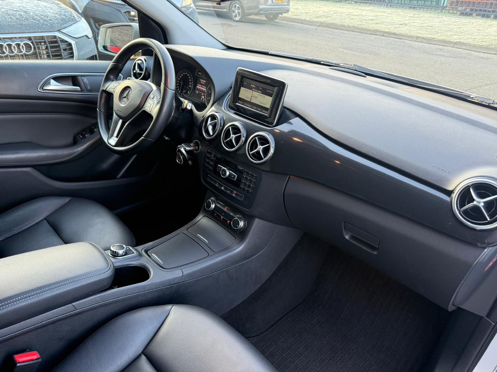 Mercedes-Benz B-klasse 180 Ambition | 2E EIGENAAR |3/6/12MND GARANTIE | AUTOMAAT | CRUISE | NAVI | XENON | LMV |