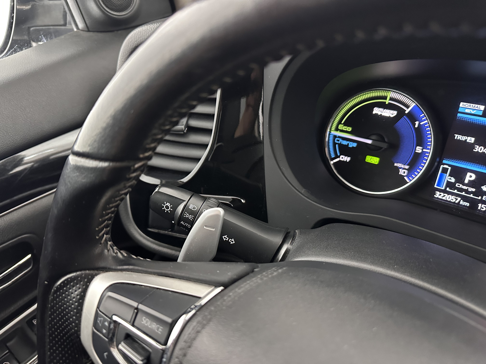 Mitsubishi Outlander 2.4 PHEV Intense AWD (Plug-in) (INCL-BTW) *LEATHER-ALCANTARA | FULL-LED | KEYLESS | BLINDSPOT | CAMERA | HEATED-COMFORTSEATS | ECC | SHIFTPADDLES | PDC | CRUISE | PRIVACYGLASS | DAB | TOWBAR | CARPLAY | 18''ALU*