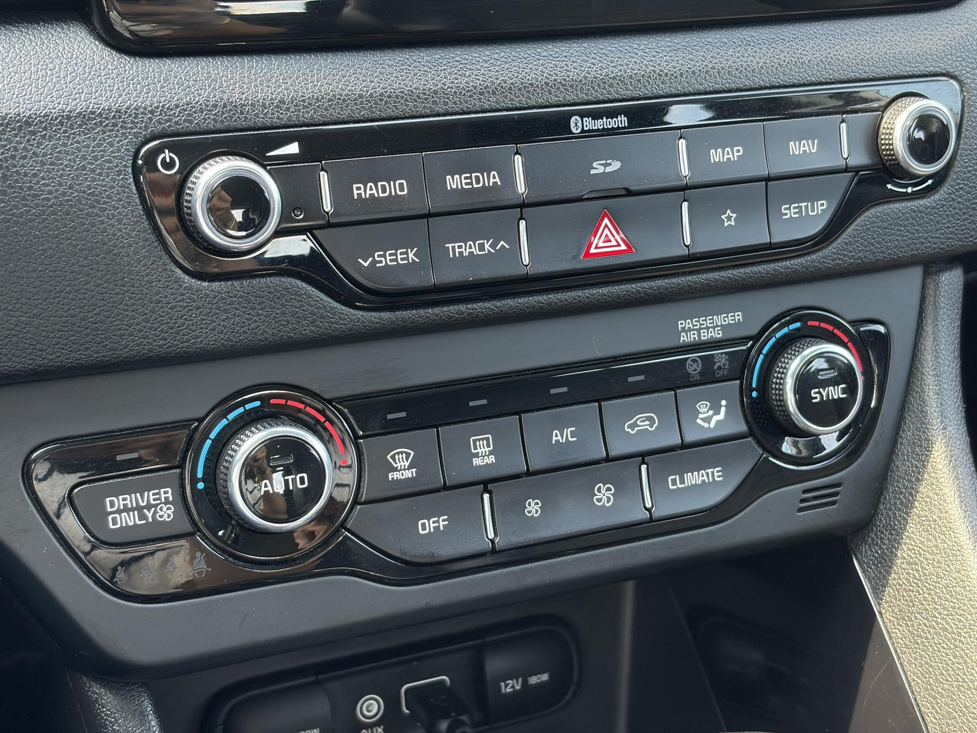 Kia Niro 1.6 GDi Hybrid DynamicLine SOH %100,Carplay,142pk,Camera,Navi,Clima,Cruise,Pdc,Rijstrooksensor,Halfleder,N.A.P,Apk tot 11-2026
