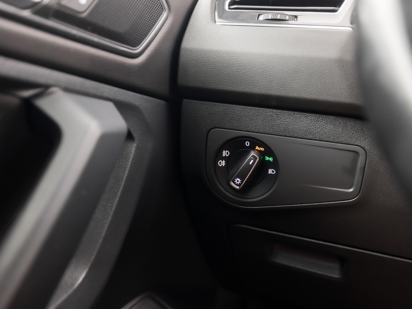 Volkswagen Tiguan Allspace 1.4 TSI Sportline 7 Persoons 150Pk Automaat (APPLE CARPLAY, GROOT NAVI, CLIMATE, GETINT GLAS, SPORTSTOELEN, PARKEERSENSOREN, ADAPTIVE CRUISE, NIEUWSTAAT)