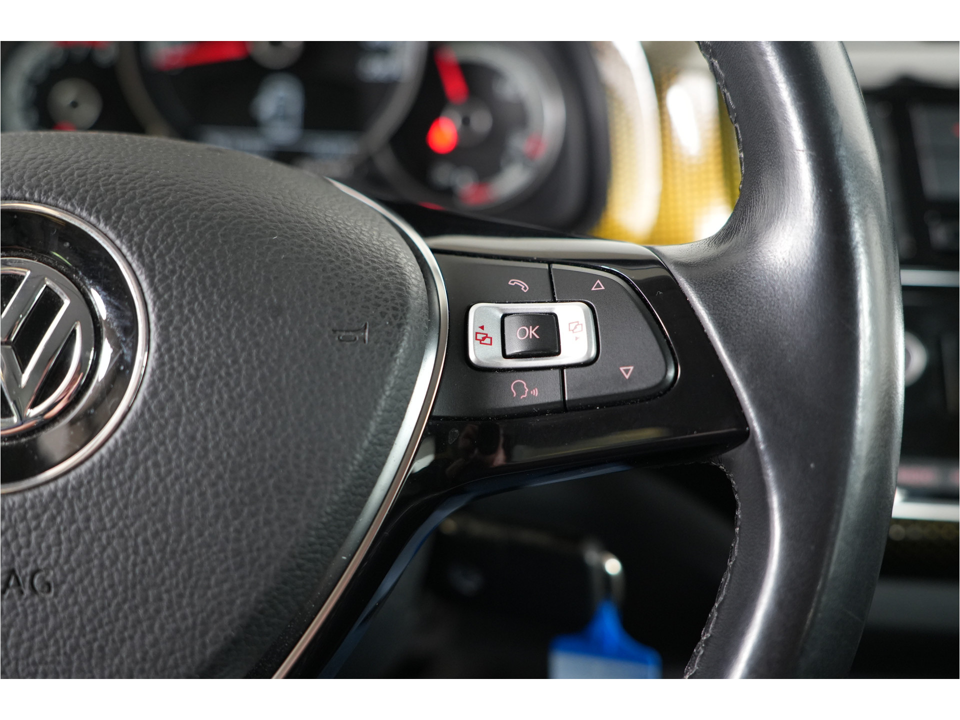 Volkswagen Up! 1.0 EcoFuel move up! | 5 drs. | Aardgas | Cruise | Stl. verw. | PDC | Climate | Lichtautomaat |
