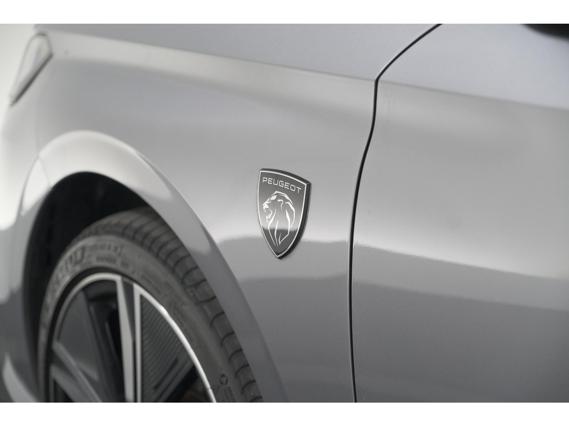 Peugeot 308 SW PureTech 130 EAT8 GT | Trekhaak | Stoelverwarming | Camera | Adaptieve Cruise Control