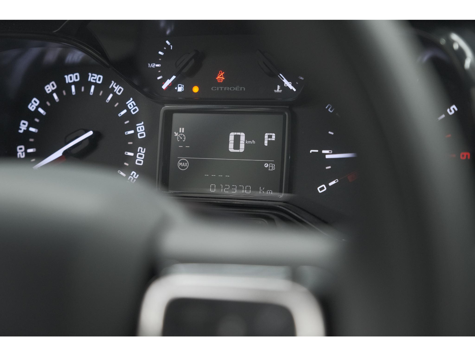 Citroen C3 PureTech 110 EAT6 Max | Apple Carplay | Parkeersensoren | Climate Control | 16 Inch Lichtmetalen Velgen