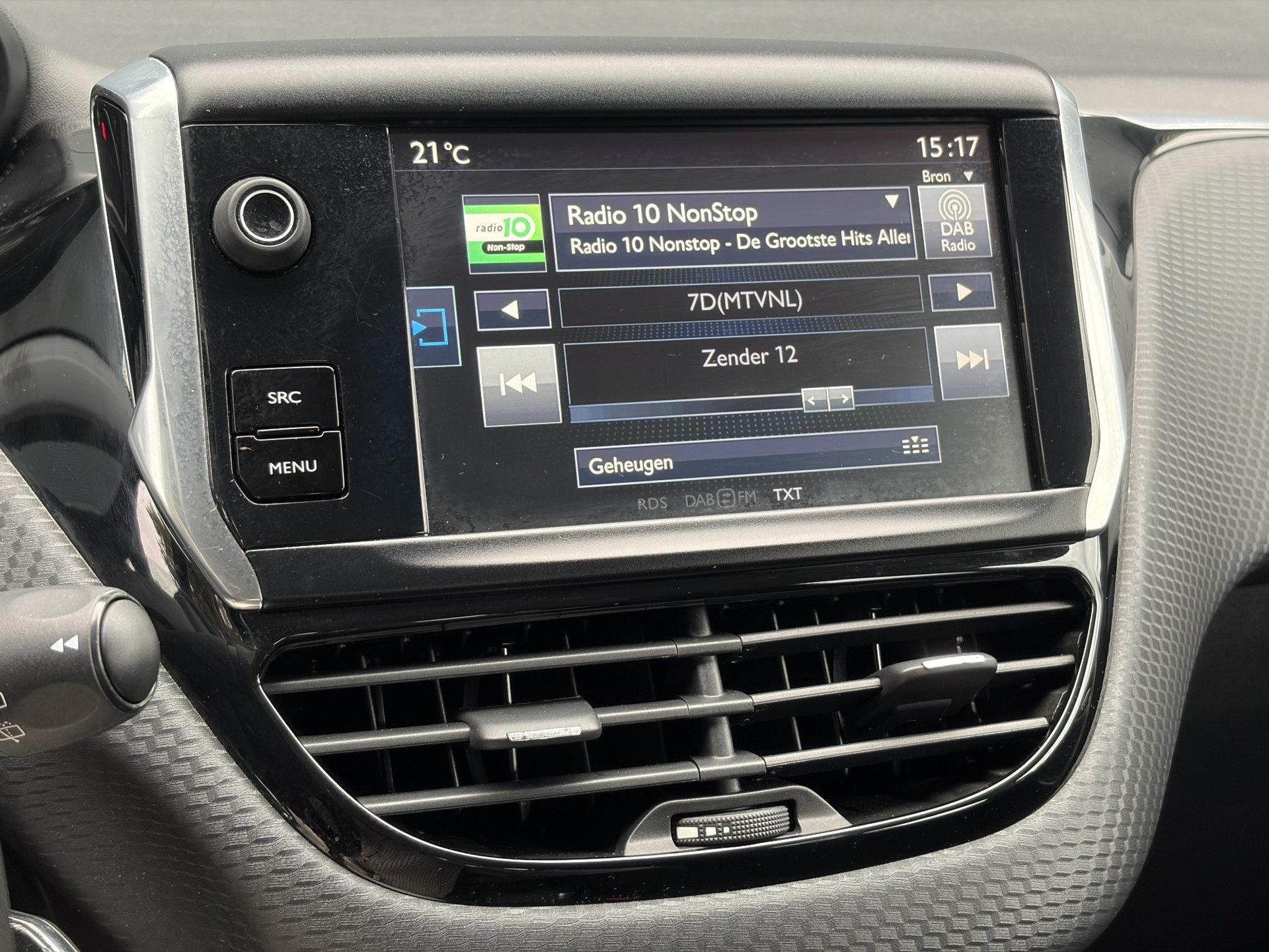 Peugeot 2008 1.2 PureTech Blue Lion ✓D-riem vv in 10-2025✓Navi✓110pk✓Carplay✓Airco✓Cruise✓Pdc✓N.A.P✓Apk tot 12-2026