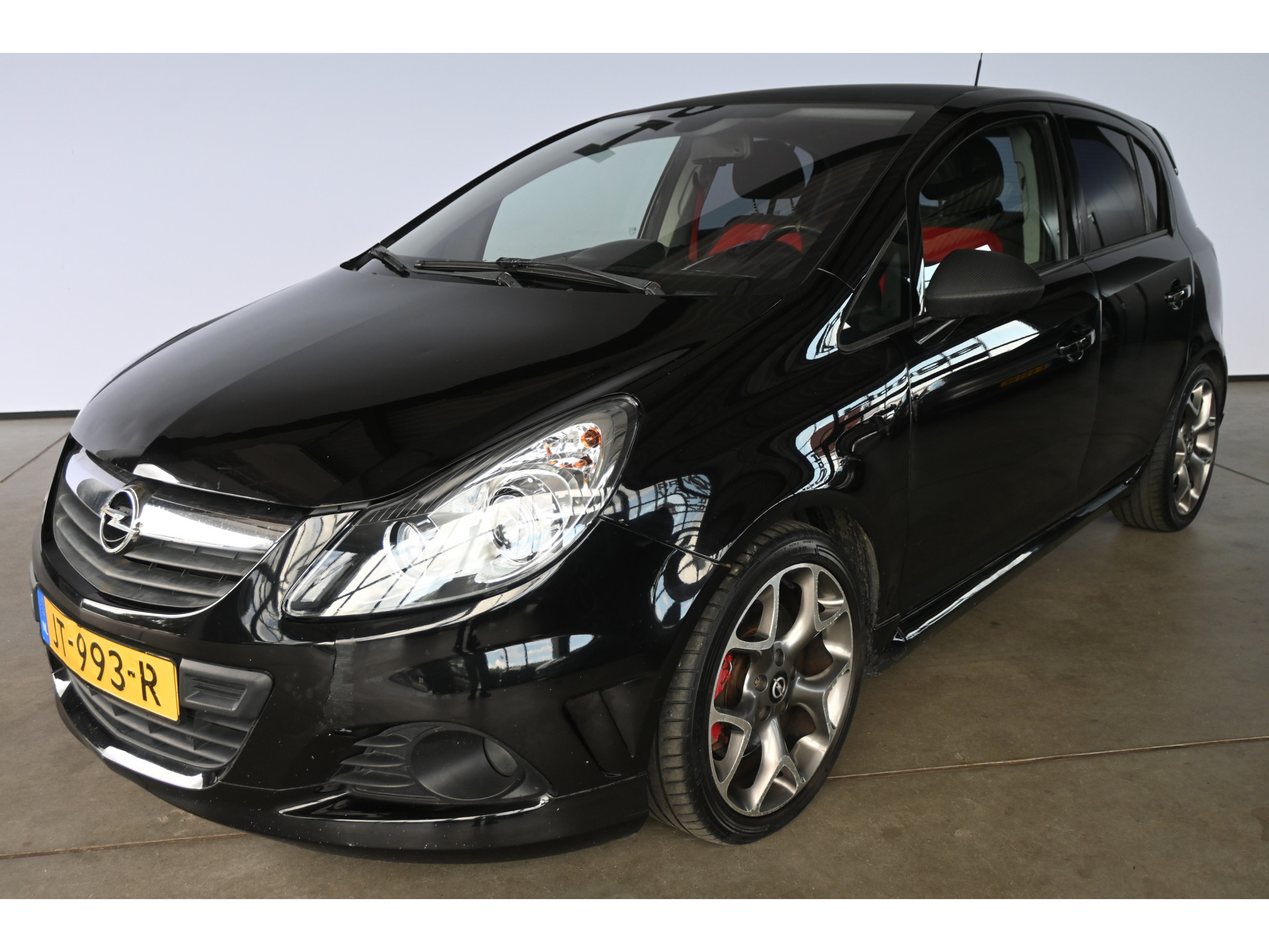 Opel Corsa 1.6-16V GSI 150 PK! Cruise control Lichtmetaal Navigatie Xenon Elektrisch Pakket Inruil Mogelijk!