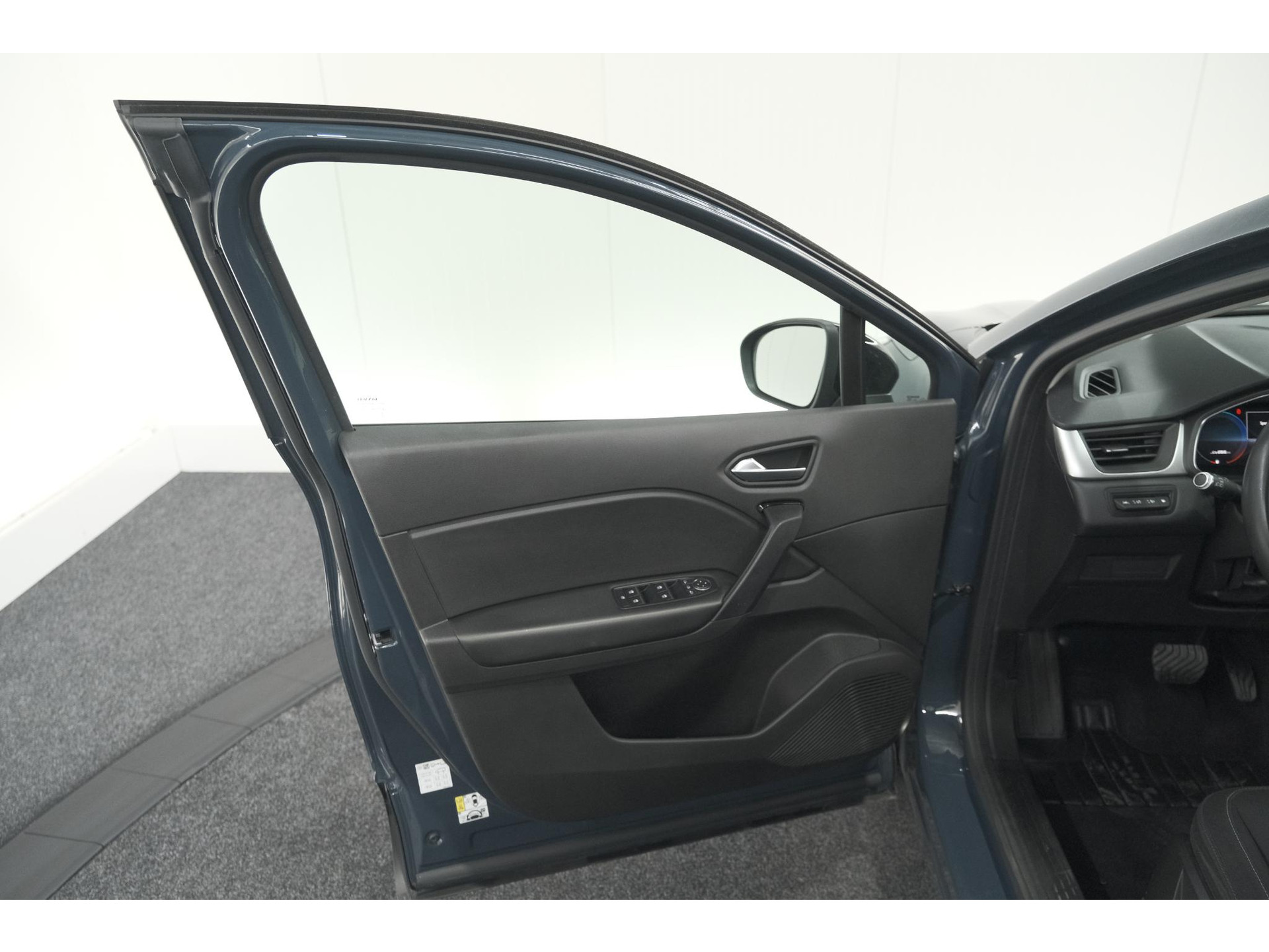 Renault Captur 1.6 E-Tech Plug-in Hybrid 160 Business | Parkeersensoren | Apple Carplay | Navigatie | Climate Control