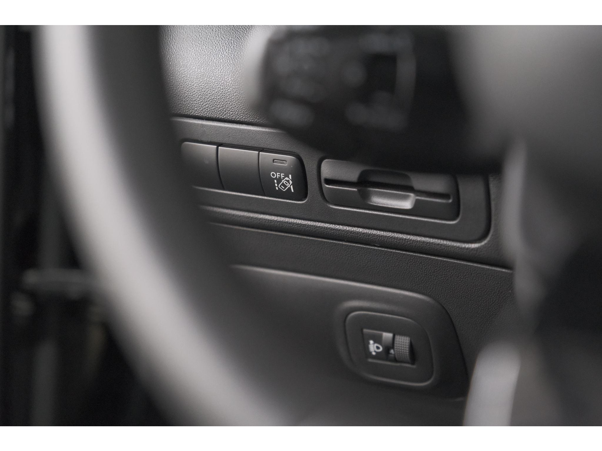 Citroen C3 Aircross PureTech 130 EAT6 Shine | Parkeersensoren | Apple Carplay | Stoelverwarming