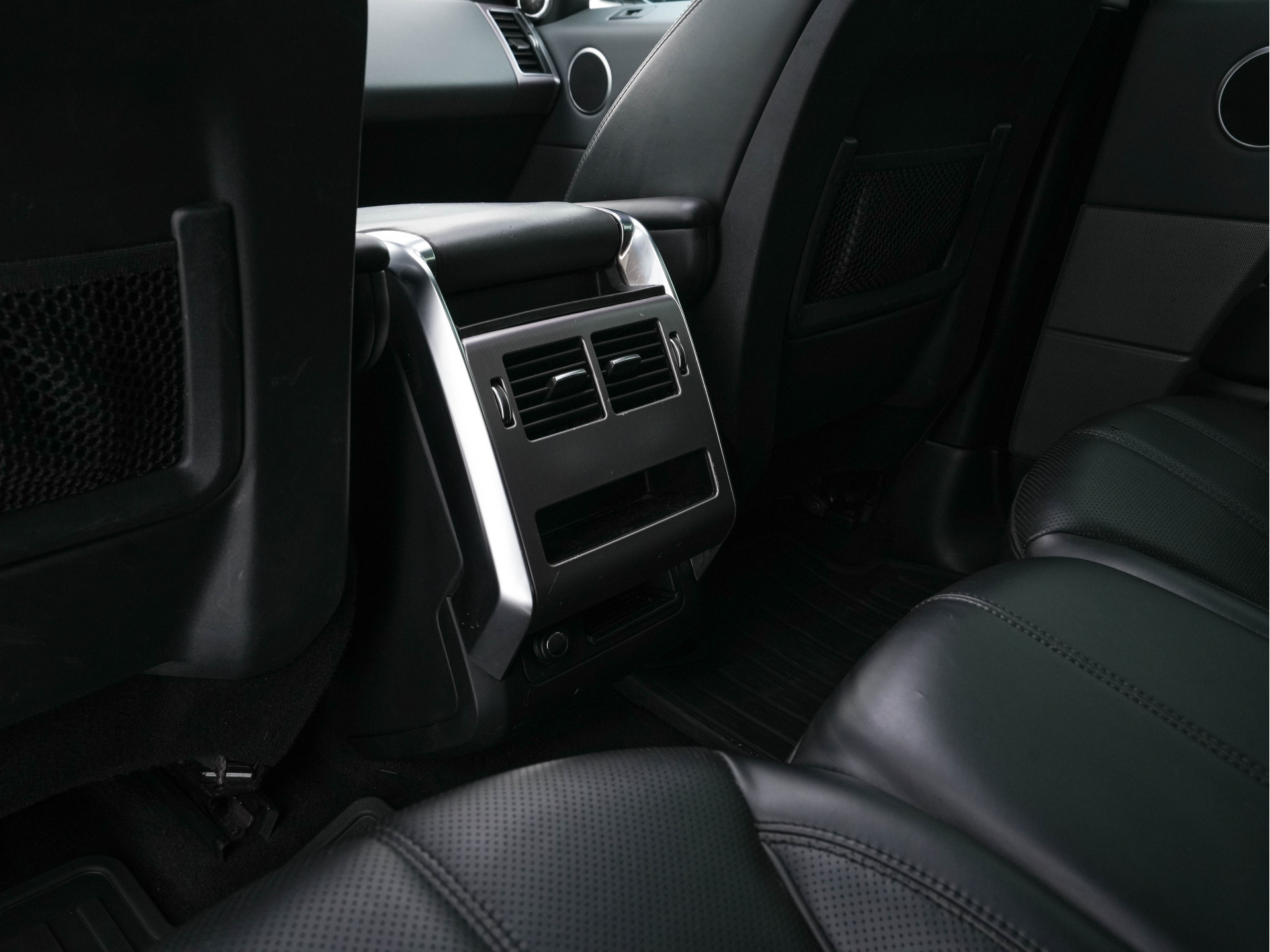 Land Rover Range Rover Sport 3.0 TDV6 HSE Dynamic [ 7-Pers ] Aut. *PANO | LEATHER | BI-XENON | NAVI-FULLMAP | CAMERA | CRUISE | HEAD-UP | MEMORY-PACK | HEATED-COMFORTSEATS | PRIVACY-GLASS | SHIFT-PADDLES | TOWBAR | 20"ALU*