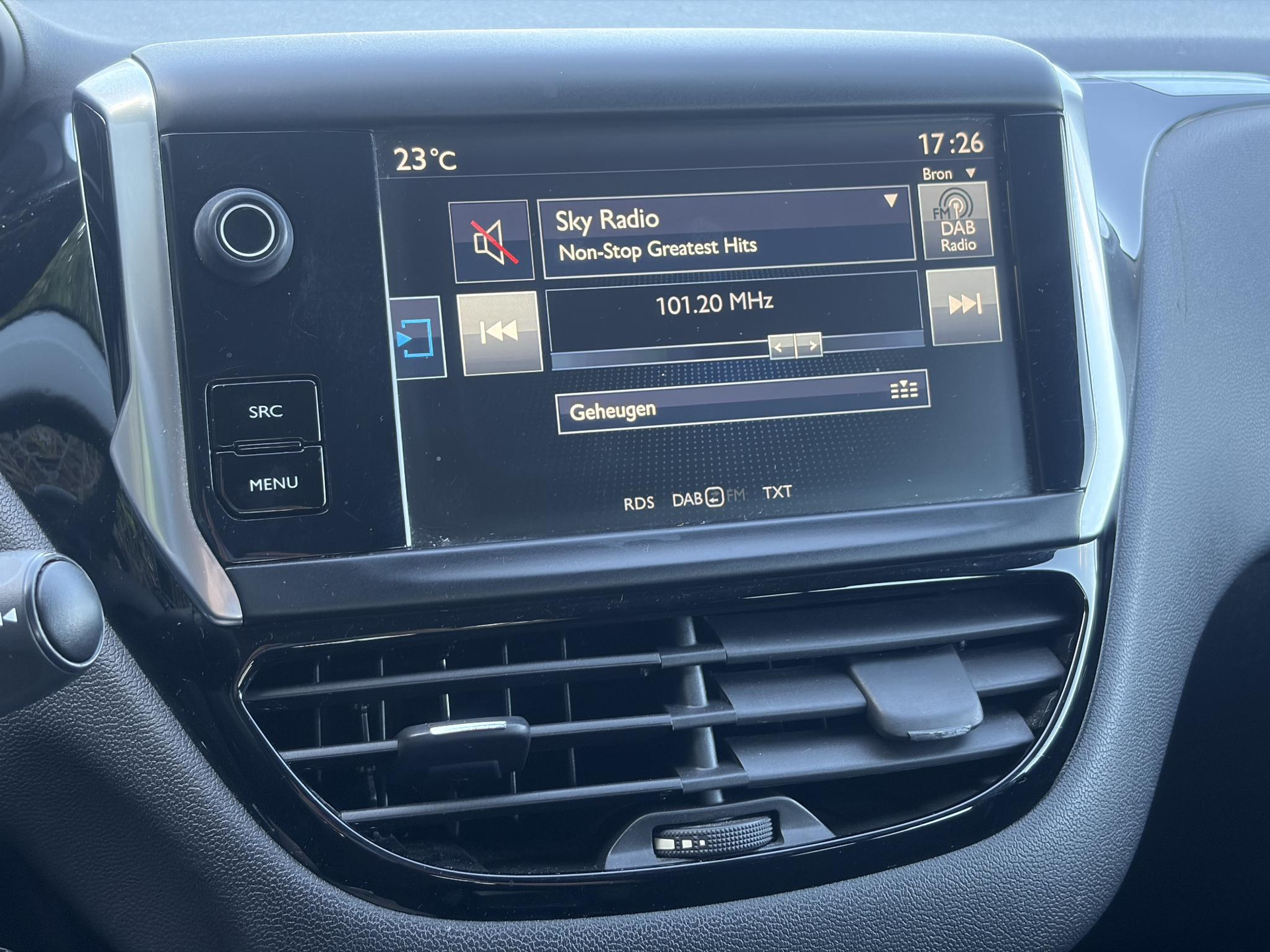 Peugeot 208 1.2 PureTech Blue Lion ✓1e Eigenaar✓Navi✓Trekhaak✓Carplay✓Airco✓Cruise✓Pdc✓5 Deurs✓N.A.P✓Apk tot 09-2027