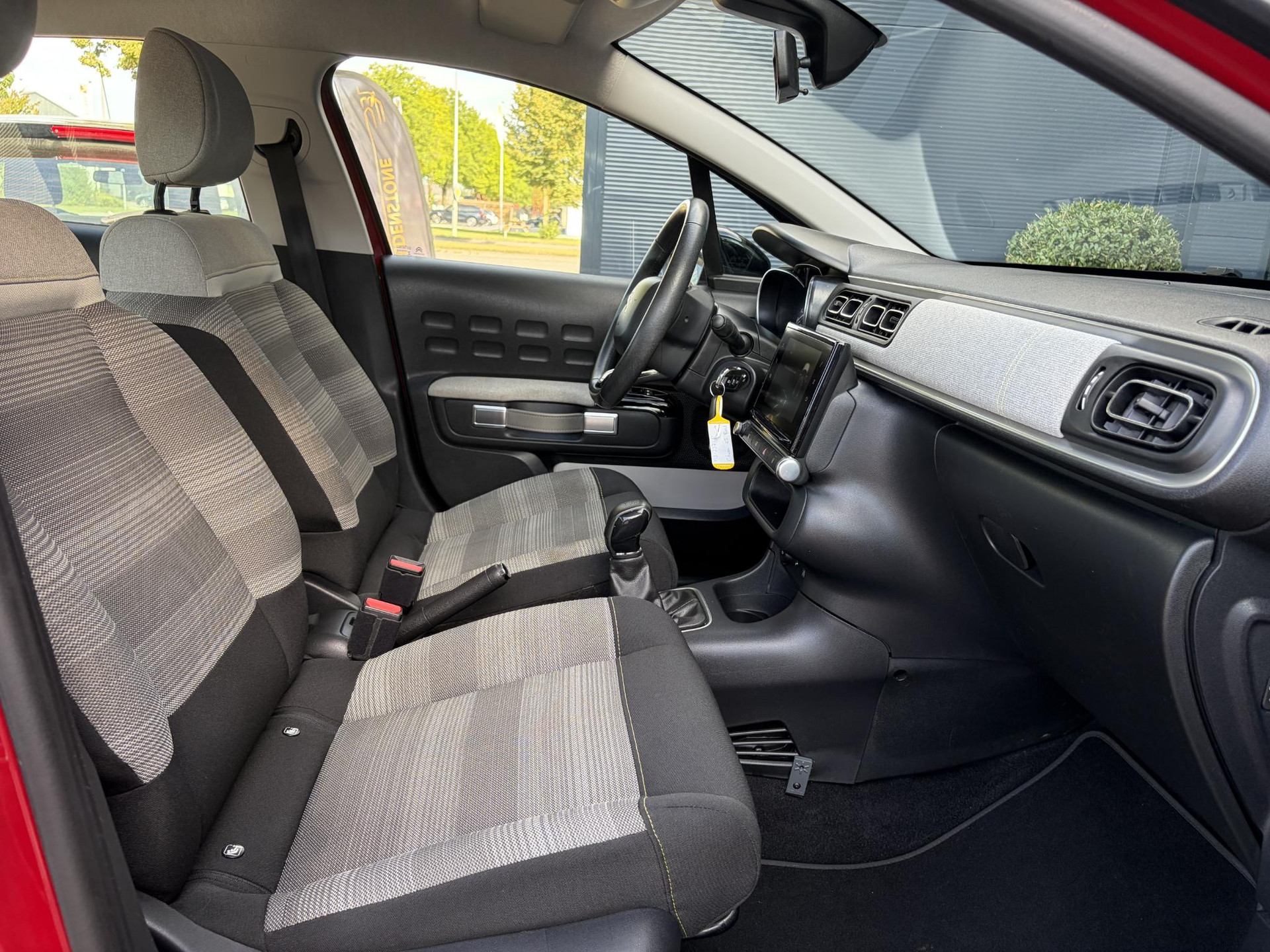 Citroen C3 1.2 PureTech Feel ✓2e Eigenaar✓Navi✓Carplay✓Clima✓Cruise✓Lm velgen✓Rijstrooksensor✓Pdc✓N.A.P✓Apk tot 05-2027