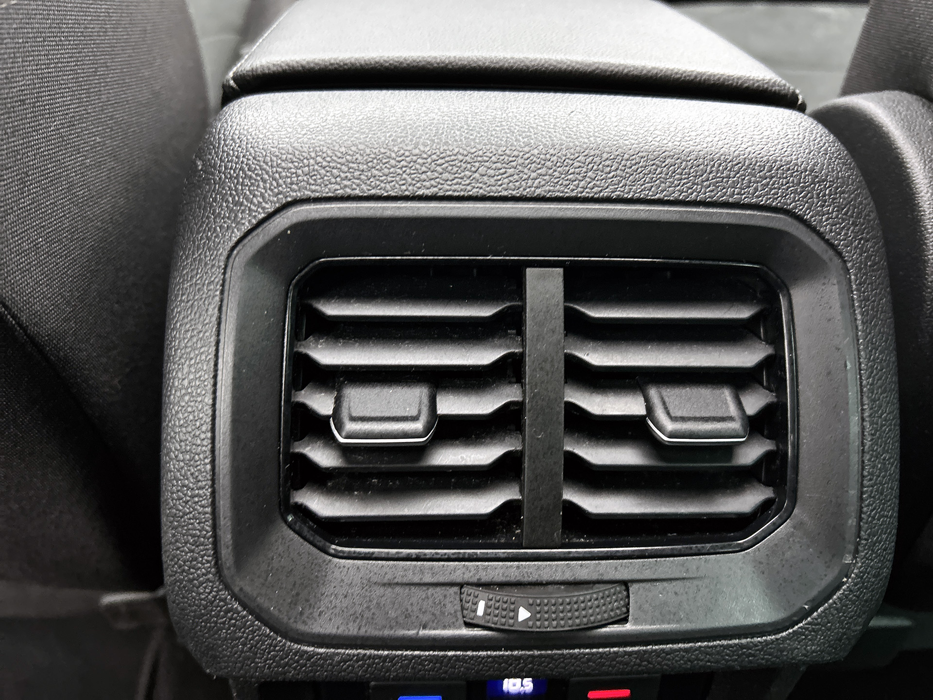Volkswagen Tiguan 2.0 TSI 4Motion Highline Business R | PANORAMA | HEAD UP | ADAPTIVE | ELEKTR. A-KLEP | STOELVERW. | NAVI |