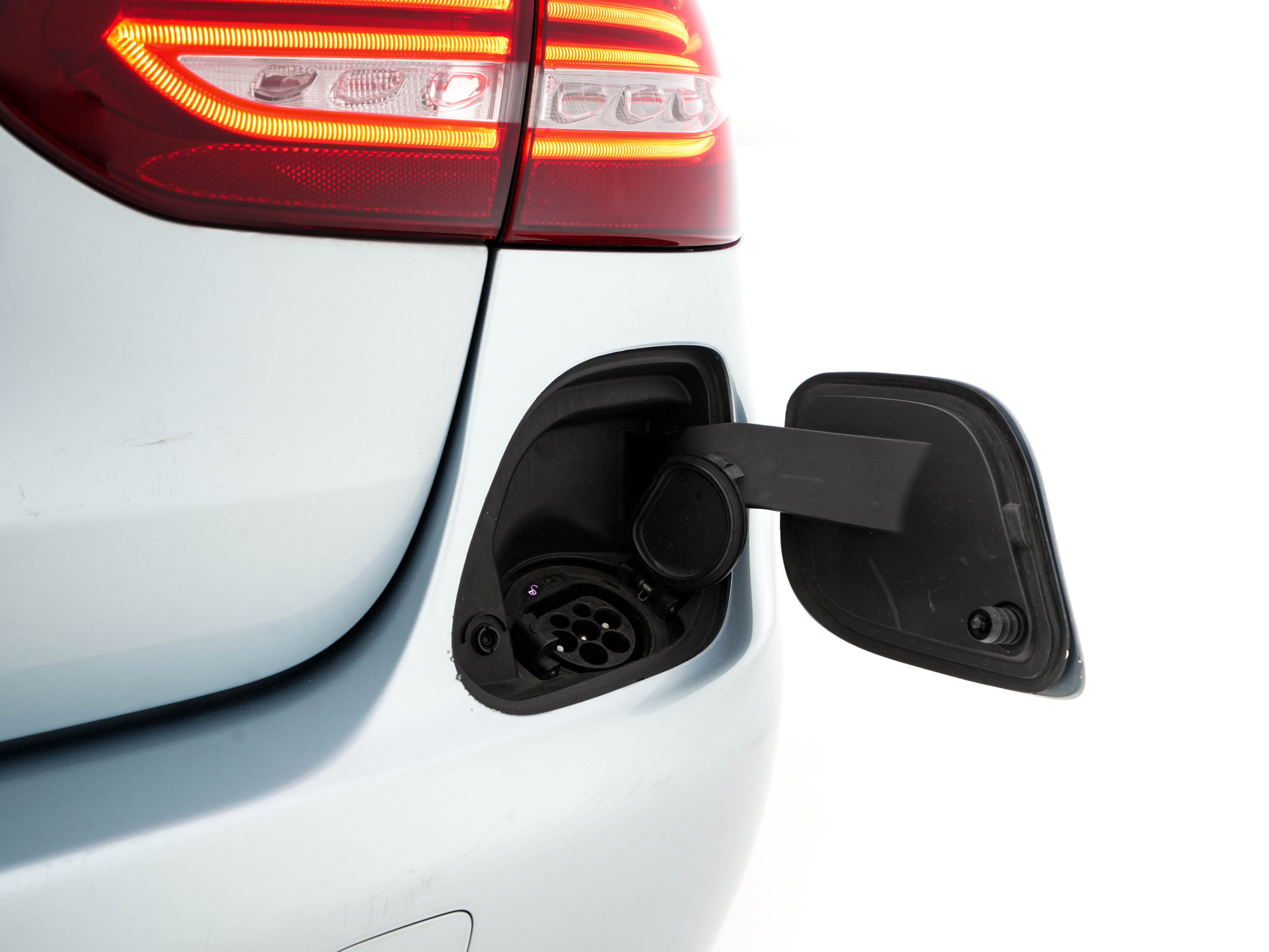 Mercedes-Benz C-klasse Estate 350 e Lease Edition Plug-in (INCL-BTW) Aut. *LUXURY-LEATHER | NAVI-FULLMAP | SHIFT-PADDLES | MEMORY-PACK | HEATED-SPORTSEATS | FULL-LED | CAMERA | CRUISE | AMBIENT-LIGHT | AIRMATIC | 17"ALU*