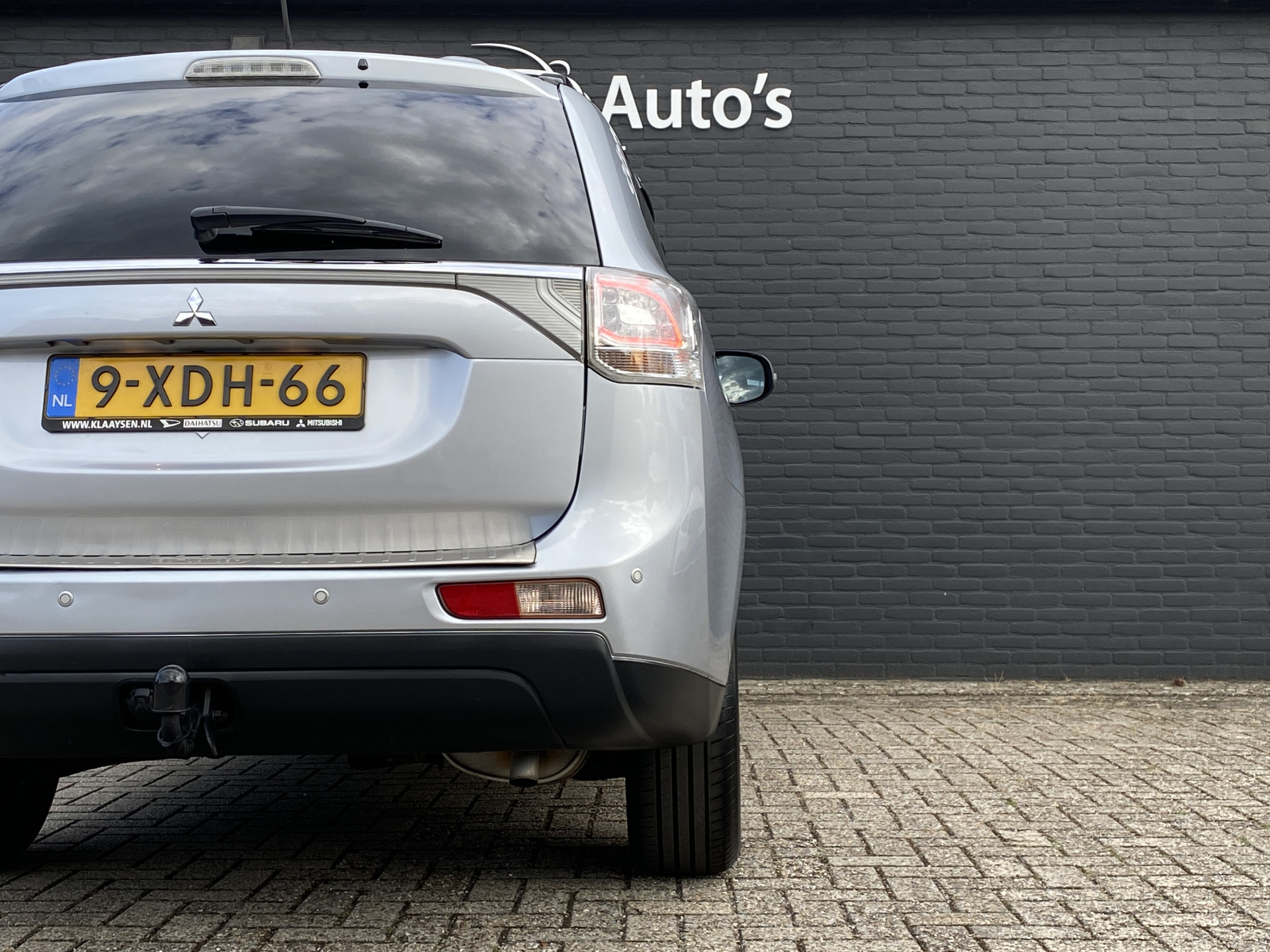 Mitsubishi Outlander 2.0 Intense 150 pk AUT. | dealer onderh. | lichtmetaal 18 inch | trekhaak | cruise control | apple carplay - android