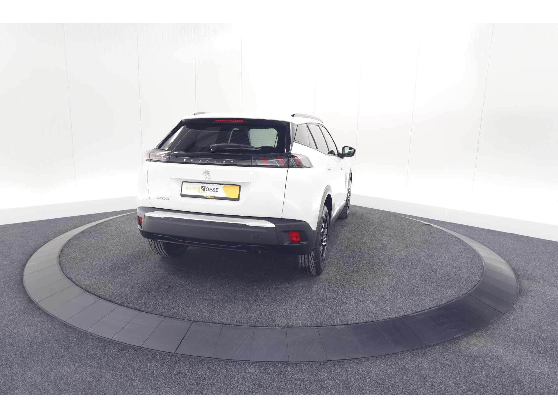 Peugeot 2008 PureTech 102 Allure Pack | Allseason Banden | Parkeersensoren | Apple Carplay