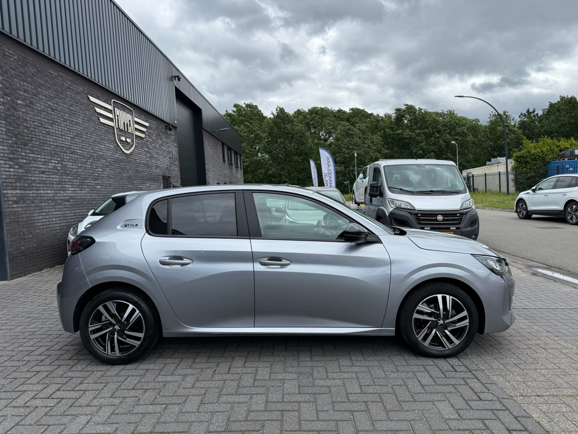 Peugeot 208 75PK Style | 1E EIGENAAR | 3/6/12MND GARANTIE| LED | CARPLAY | NAVI | CRUISE | CLIMA | LMV |