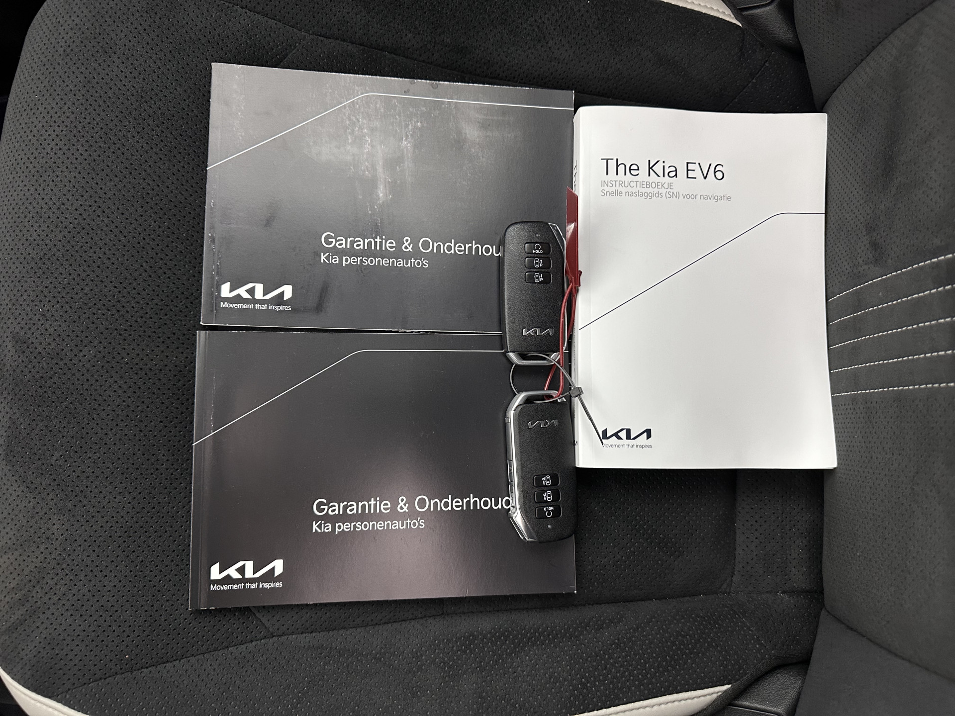 Kia EV6 GT-Line 77.4 kWh (INCL-BTW) *AUT | PANO | HEAD-UP | LEATHER-ALCANTARA | ADAPTIVE-CRUISE | DIGI-COCKPIT | MERIDIAN-AUDIO | MEMORY-PACK | FULL-LED | KEYLESS | TOP-VIEW | DAB | BLIND-SPOT | NAVI-FULLMAP | PRIVAC