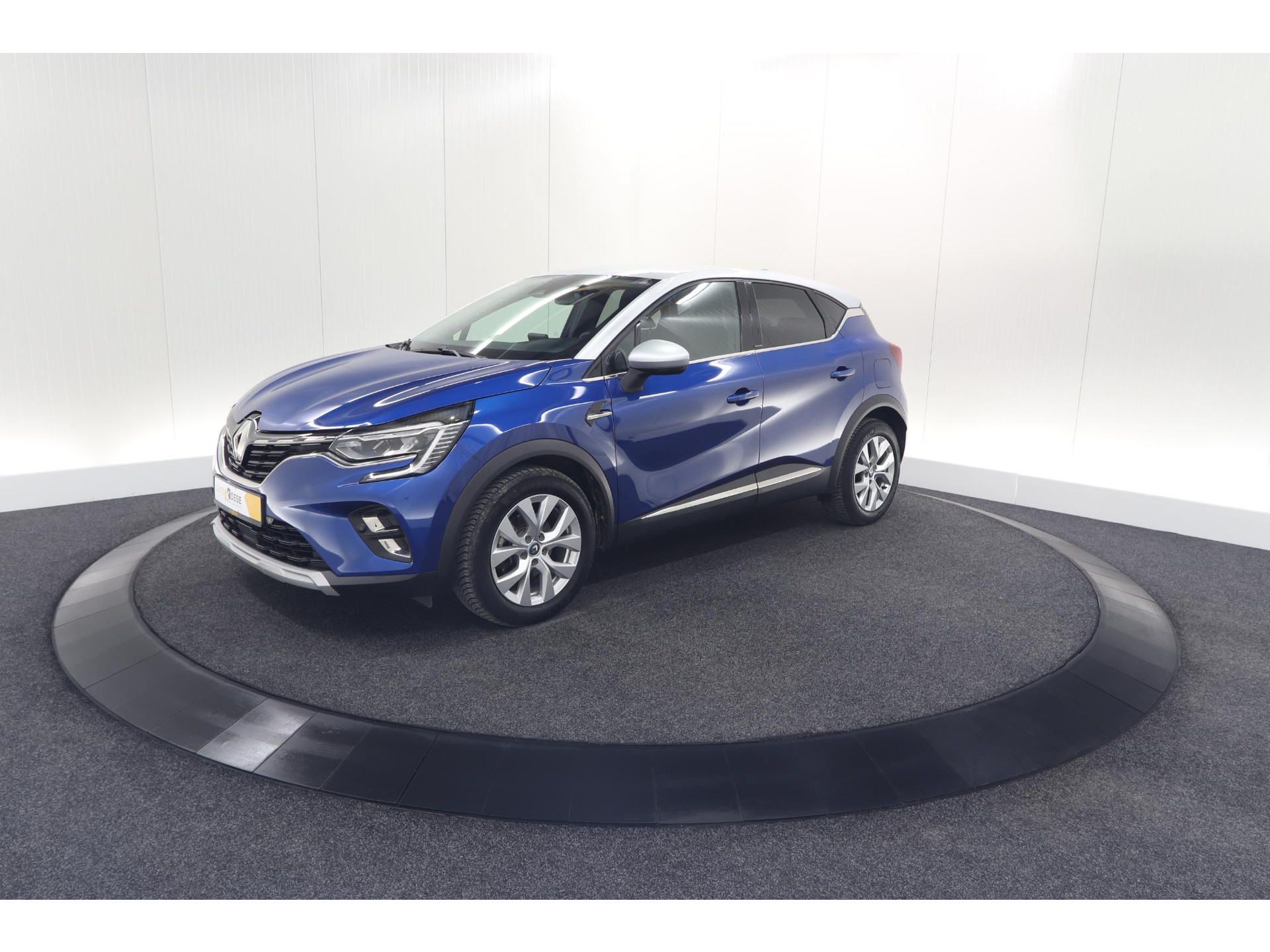 Renault Captur 1.6 E-Tech Plug-in Hybrid 160 Intens | Camera | 9.3 Inch Groot Scherm | Apple Carplay | Parkeersensoren