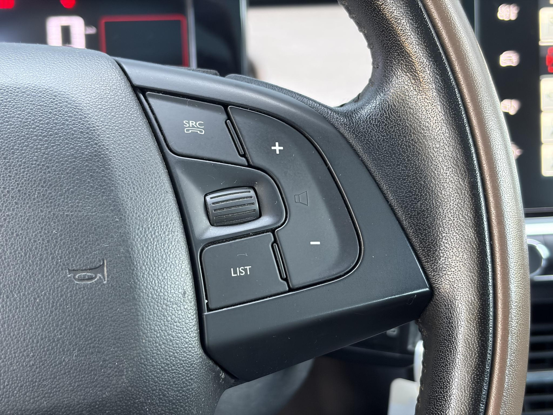 Citroen C4 Cactus 1.2 PureTech Business ✓D-riem vv in 2026✓Pano✓Camera✓Carplay✓110pk✓Stoelverw✓Navi✓Clima✓Cruise✓Pdc✓Halfleder✓N.A.P✓Apk tot 02-2027