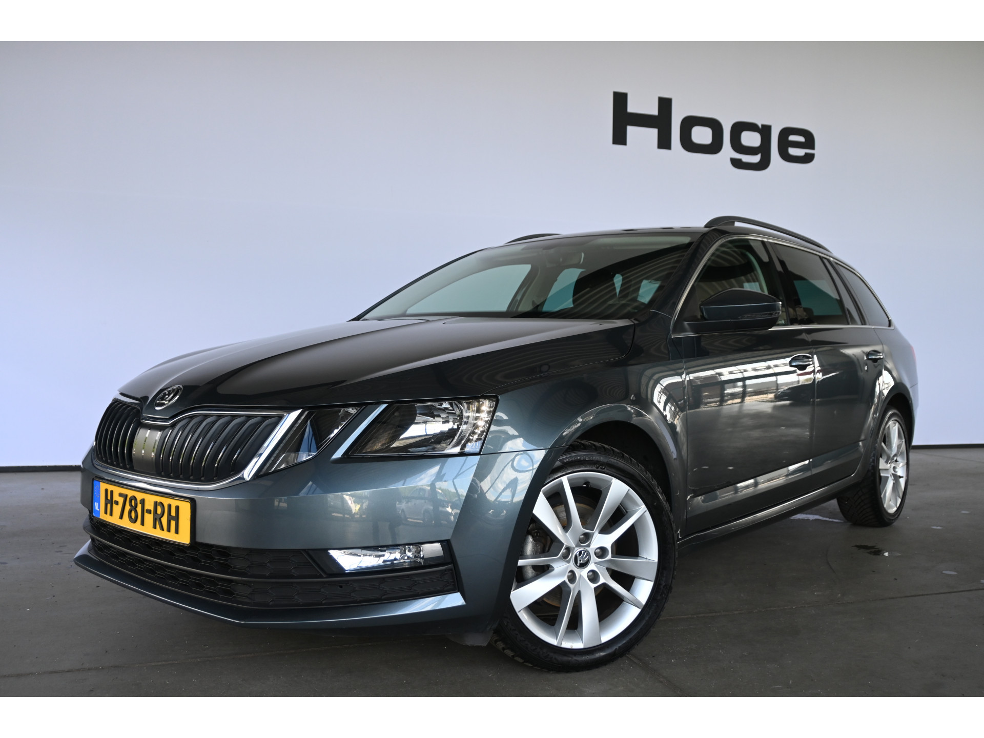ŠKODA Octavia Combi 1.0 TSI Greentech Business Edition Nap! Navigatie Clima Cruise control Stoelverwarming PDC Inruil Mogelijk!