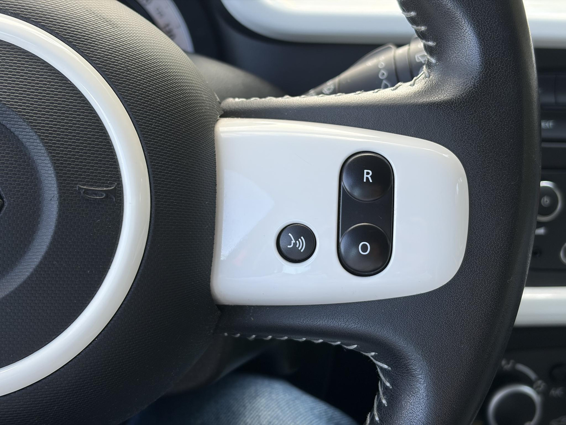Renault Twingo 1.0 SCe Dynamique Dealer Onderhouden l Airco l Cruise l Recent beurt gehad l Lm velgen l Weinig Km l N.A.P l Apk tot 05-2027
