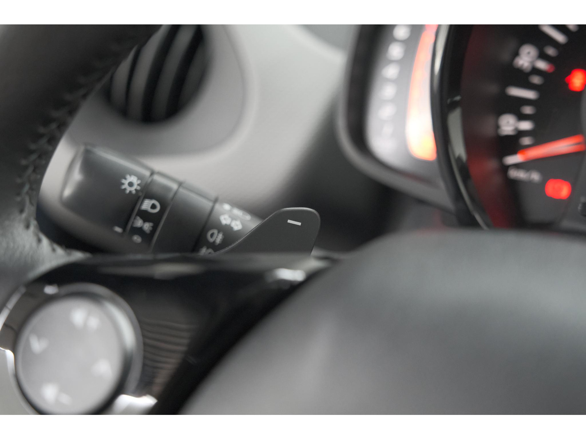 Peugeot 108 1.0 e-VTi Active | Unieke Auto! | Automaat | Airco | Getint Glas | Bluetooth Radio | 5 Deurs