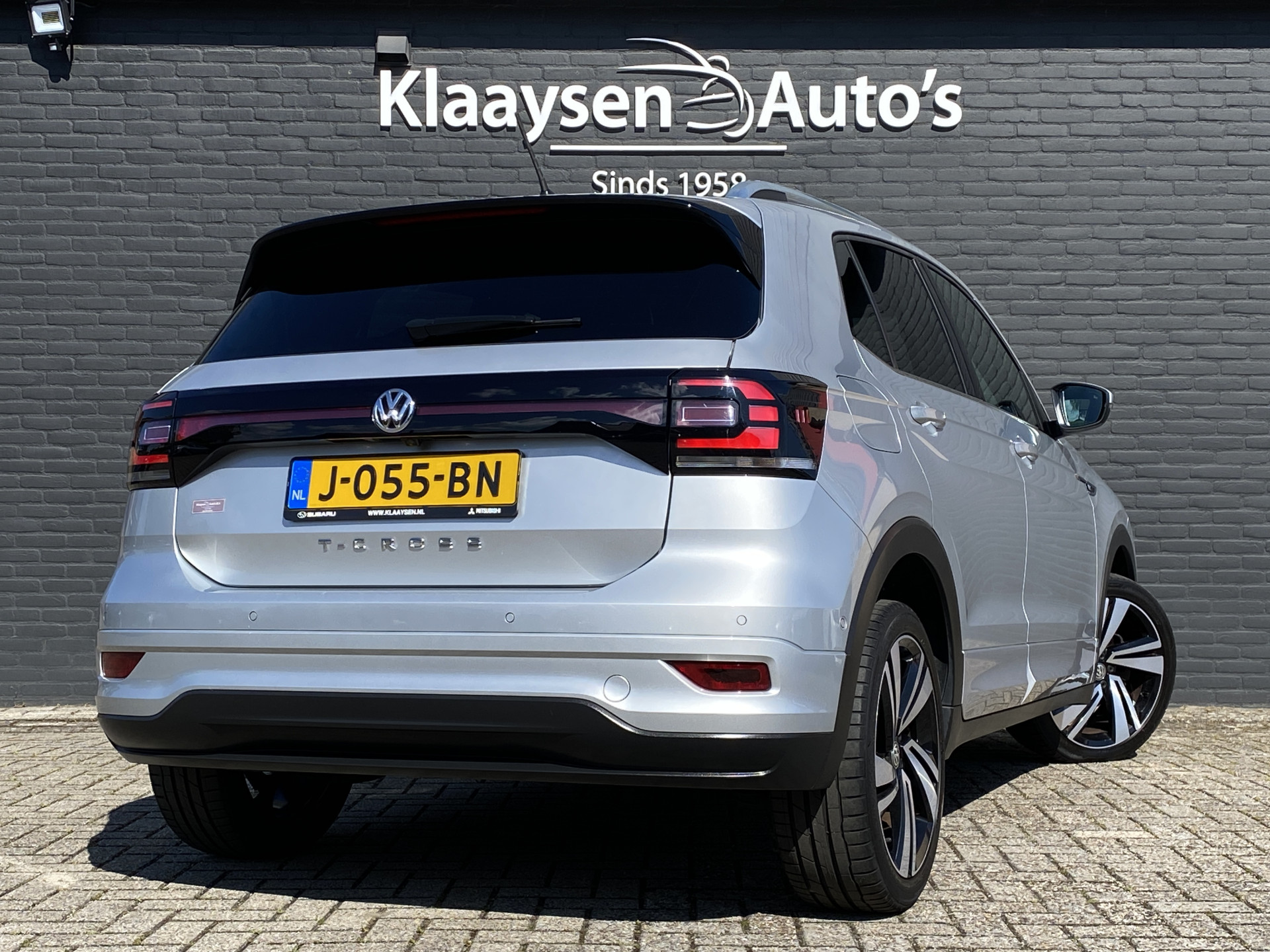 Volkswagen T-Cross 1.0 TSI R Line 116 pk | dealer onderh. | virtual cockpit | navigatie | camera | stoelverwarming | apple carplay | keyless go