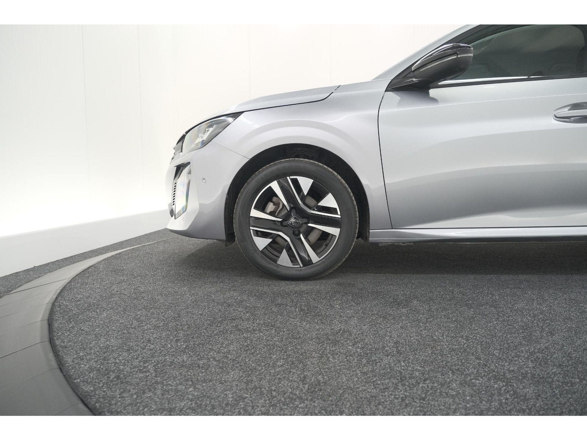 Peugeot 208 PureTech 100 Allure | 360 Camera | Adaptieve Cruise Control | Dodehoekdetectie