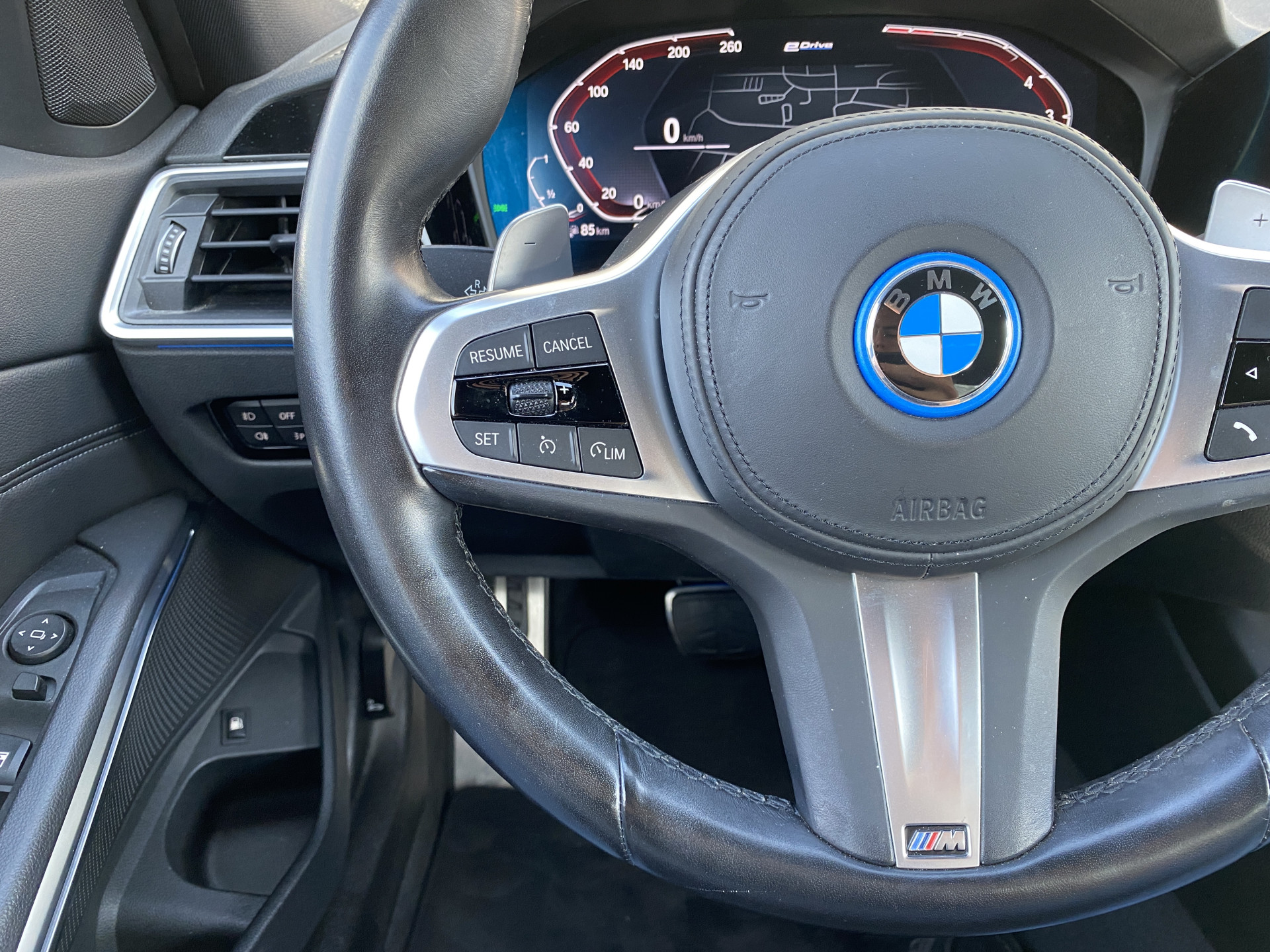 BMW 3-serie 330e High Executive M-Sport | 1e eigenaar | dealer onderh. | schuifdak | leder sportstoelen | camera | BTW auto