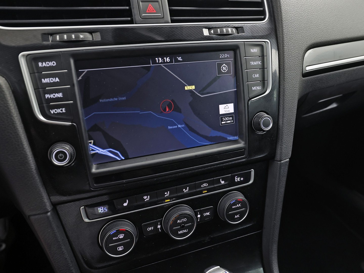 Volkswagen Golf 1.4 TSI GTE 204Pk Automaat (APPLE CARPLAY, NAVIGATIE, SOH 79,4%, CLIMATE, STOELVERWARMING, SPORTSTOELEN, GETINT GLAS, LED KOPLAMPEN, CRUISE, NIEUWSTAAT)
