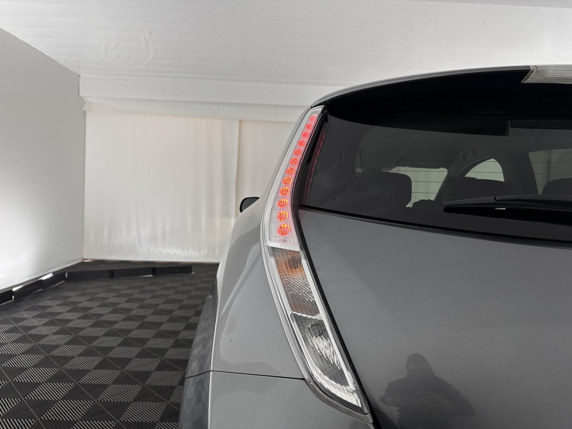 Nissan LEAF Business Edition 30 kWh Aut. *LEATHER | FULL-LED | BOSE-SURROUND | TOPVIEW | KEYLESS | NAVI-FULLMAP | ECC | HEATED-COMFORTSEATS | PRIVACYGLASS | DIGI-COCKPIT | DAB | 17"ALU*