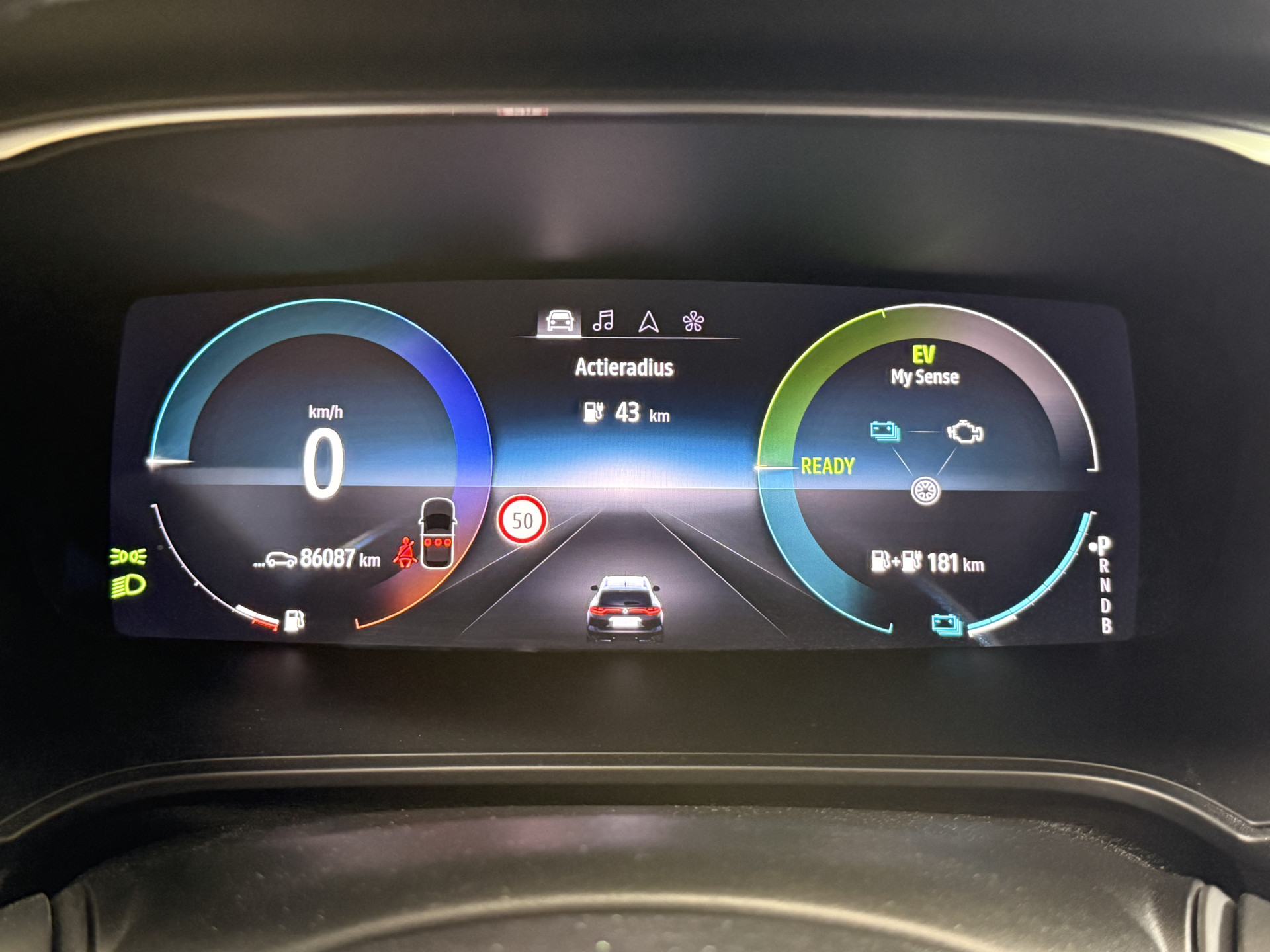 Renault Mégane Estate 1.6 E-Tech Plug-In Hybrid 160 Business Edition One | Apple Carplay | Stoel/stuurverwarming | Full LED | Keyless