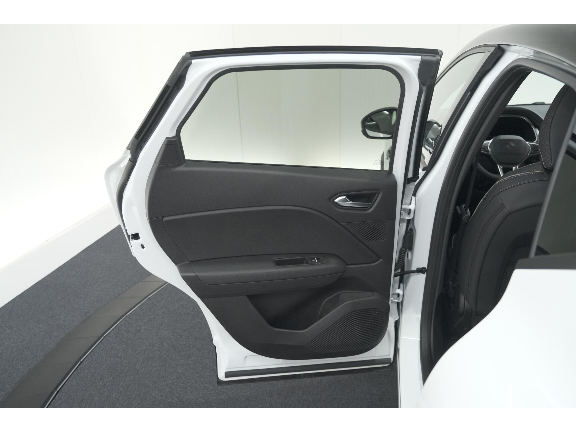 Renault Captur 1.8 E-Tech full hybrid 160 techno | Camera | Adaptieve Cruise Control | Navigatie