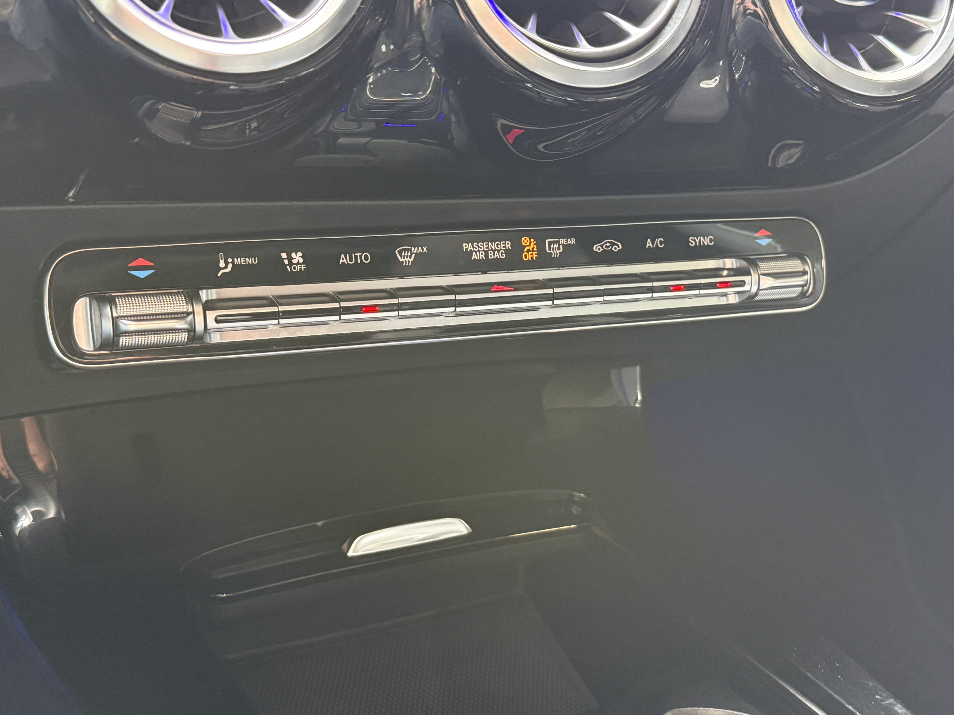 Mercedes-Benz CLA-klasse Shooting Brake 200 Business Solution AMG | Pano | Sfeerverl. | Burmester | Keyless