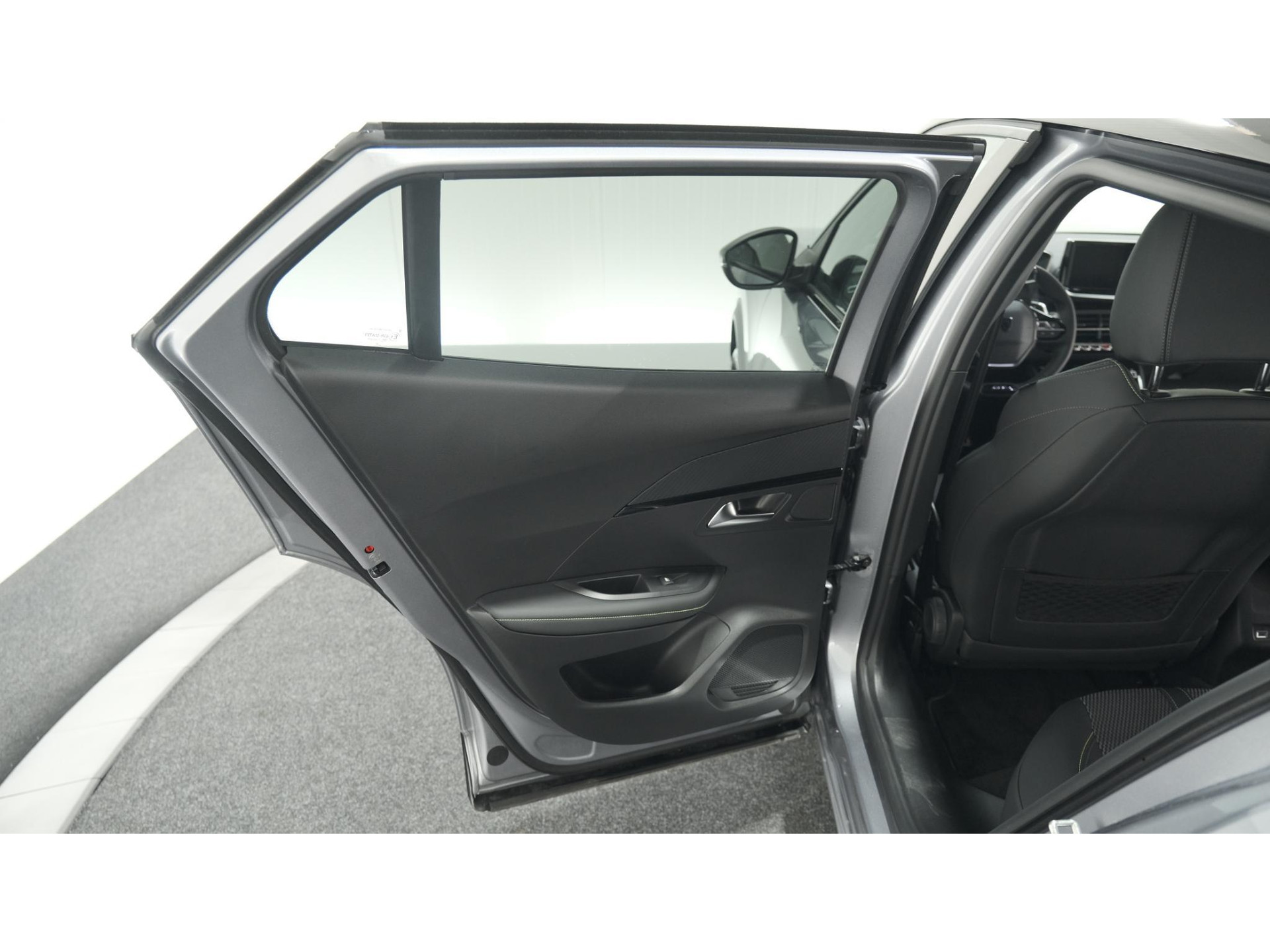 Peugeot 2008 PureTech 130 EAT8 GT | 360 Camera | Adaptieve Cruise Control | Dodehoekdetectie | Apple Carplay