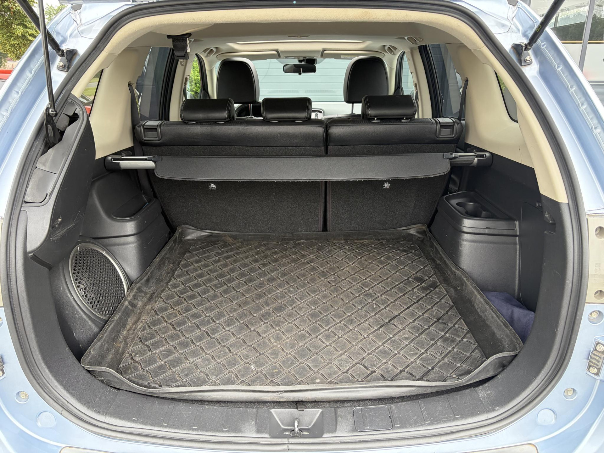 Mitsubishi Outlander 2.0 PHEV Executive Edition Trekhaak,Schuifdak,Leder,Stoelverw-Koeling,Camera,Navi,Keyless,Clima,Cruise,Lm velgen,Pdc,V+A,Rijstrooksensor,Extra velgen,N.A.P,Nieuwe Apk bij Aflevering