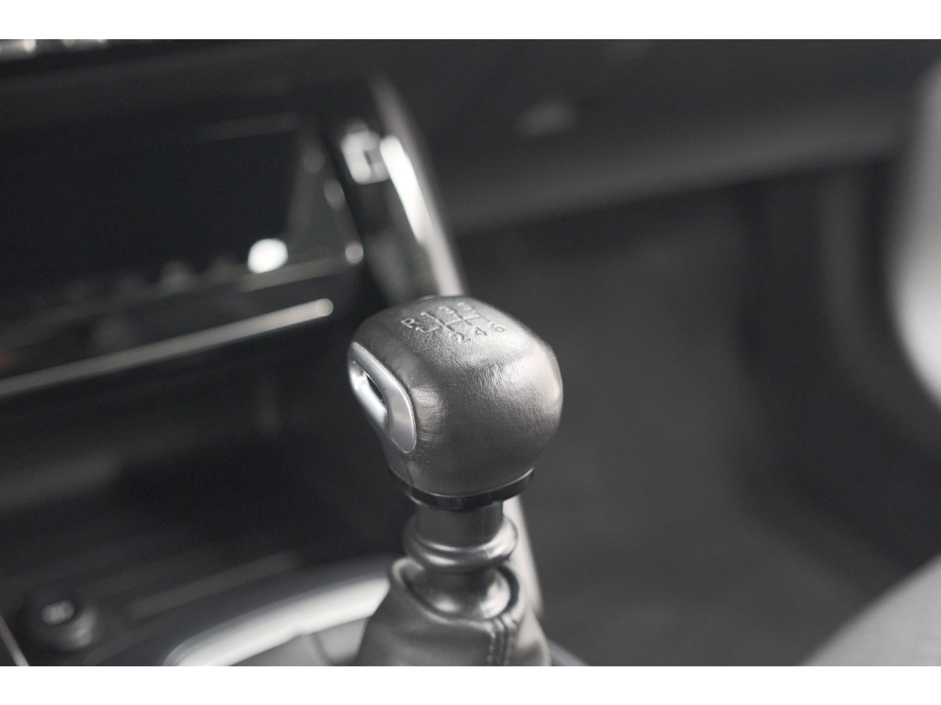 Peugeot 2008 PureTech 130 Allure | Trekhaak | Camera | Navigatie | Parkeersensoren