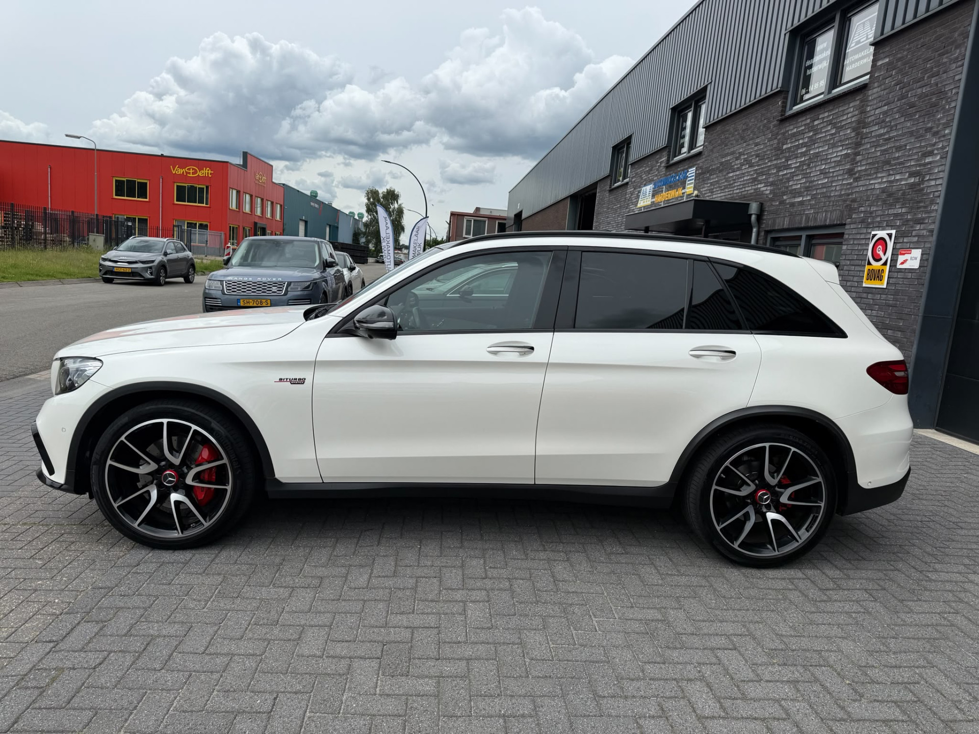 Mercedes-Benz GLC-klasse AMG 43 4MATIC | 3/6/12MND GARANTIE | KUIPSTOELEN | BURMESTER | MEMORY | PANO | ACC | STANDKACHEL | 360 CAMERA | BOMVOL | TREKHAAK |