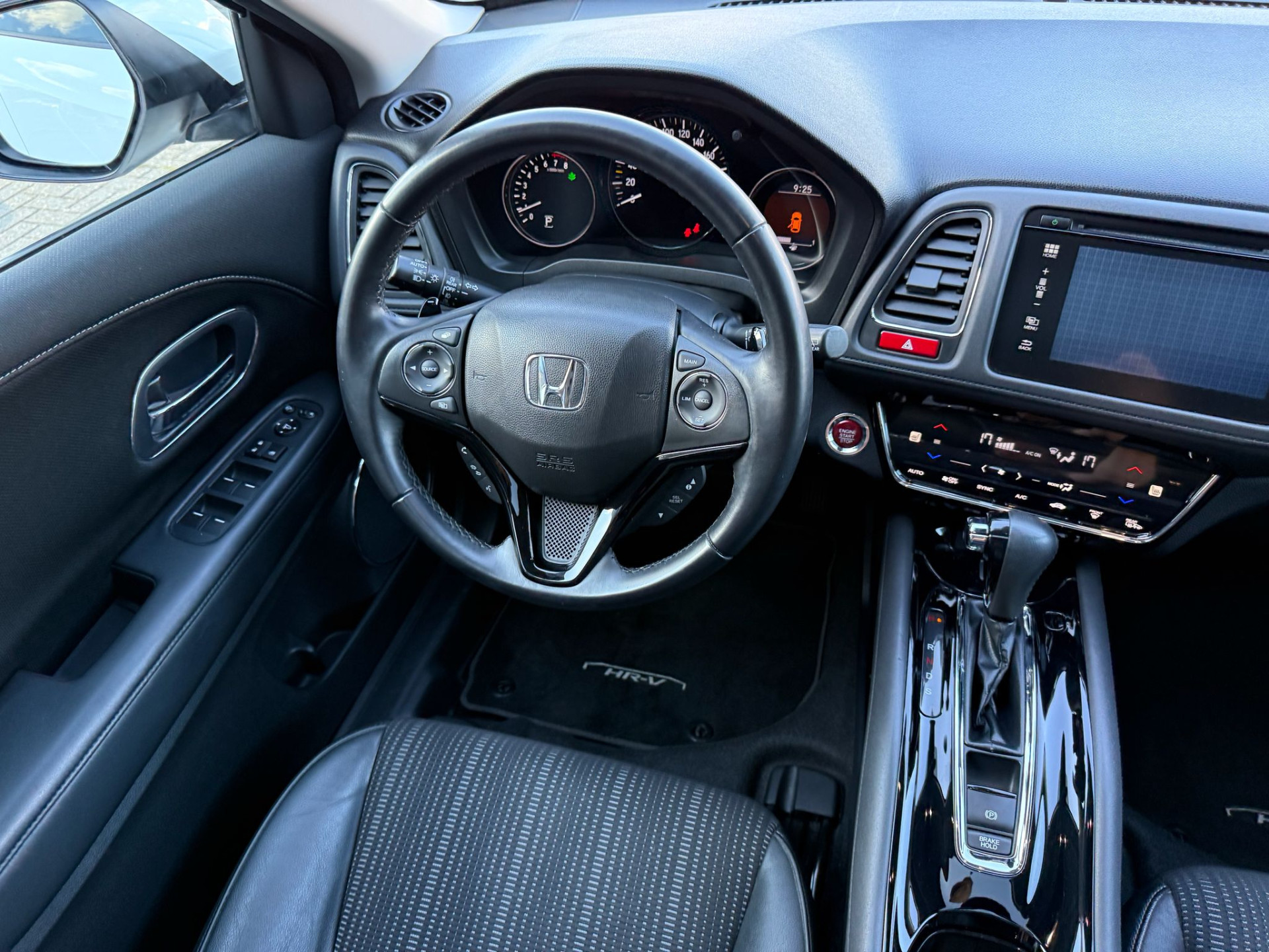 Honda HR-V 1.5 i-VTEC Executive | 1E EIGENAAR | 3/6/12MND GARANTIE | AUTOMAAT | PANO | LED | DAB | NAVI | CRUISE |
