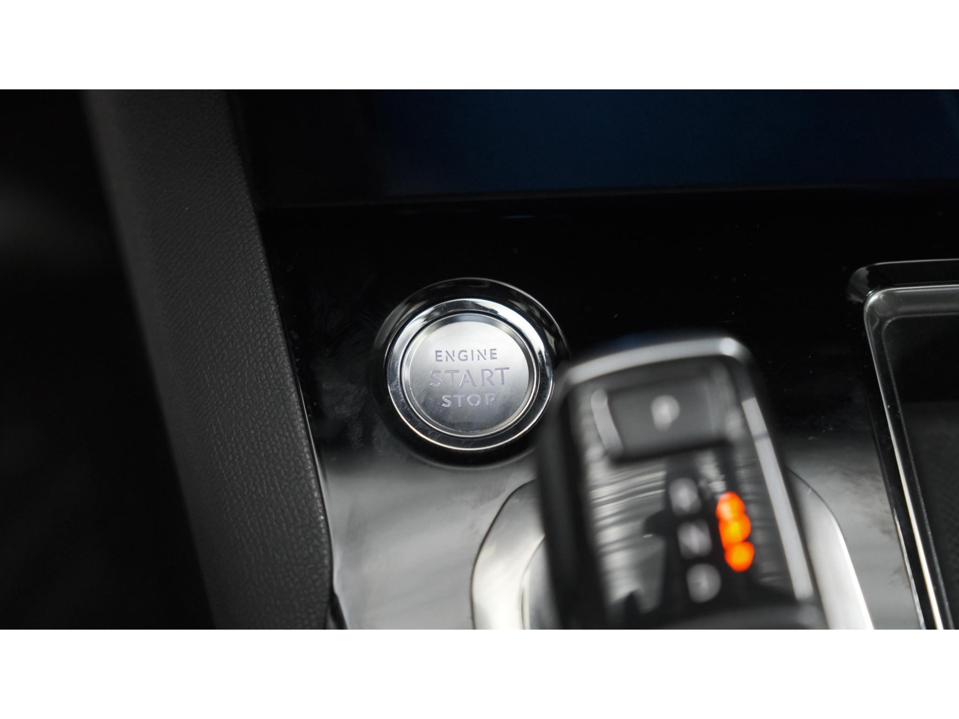 Peugeot 3008 1.6 PureTech 180 EAT8 GT | Trekhaak | Camera | Dodehoekdetectie | Navigatie