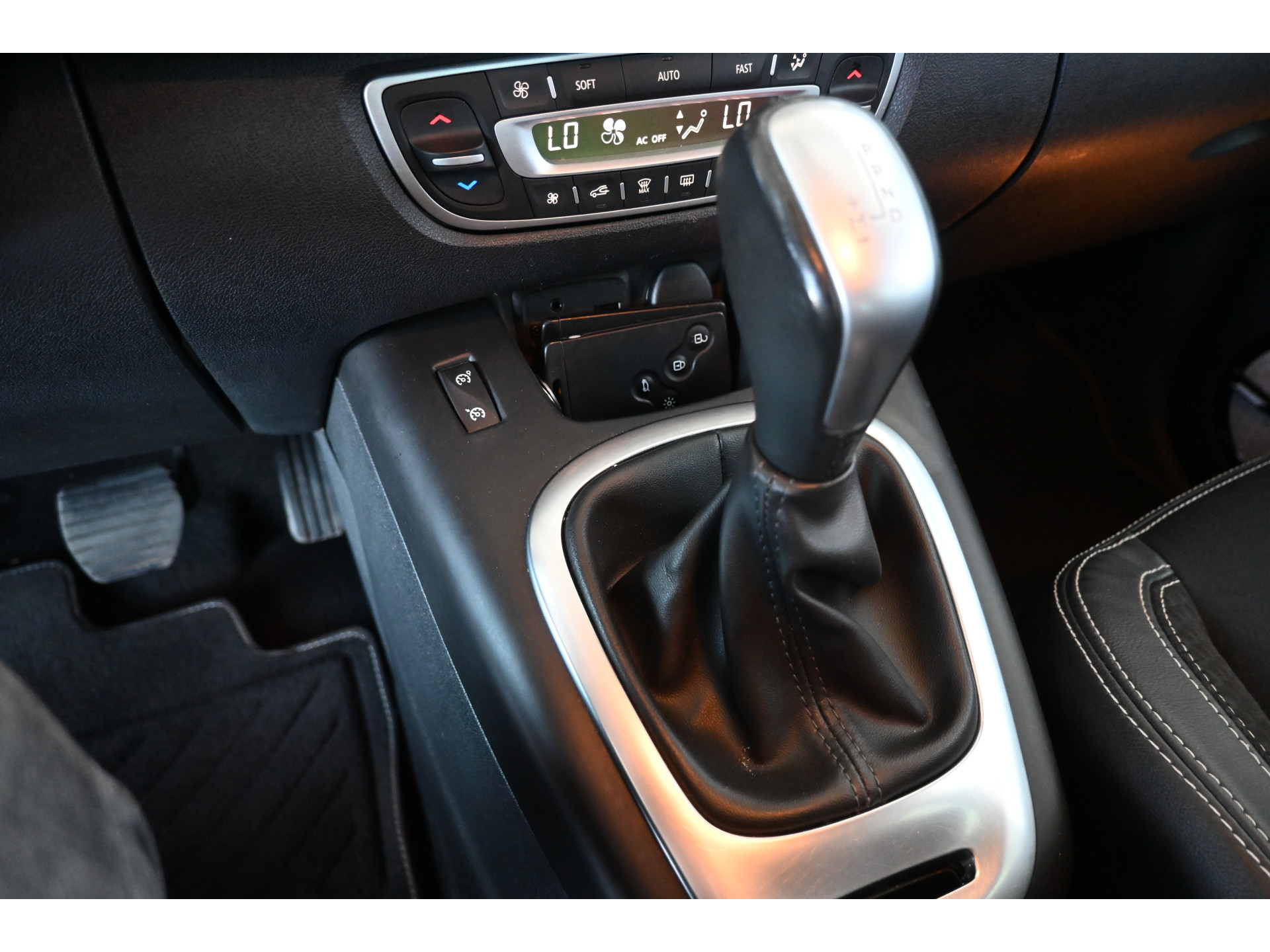 Renault Grand Scenic 1.5 dCi Bose Automaat Clima Navigatie Cruise Control Rijlaarprijs! Inruil Mogelijk!