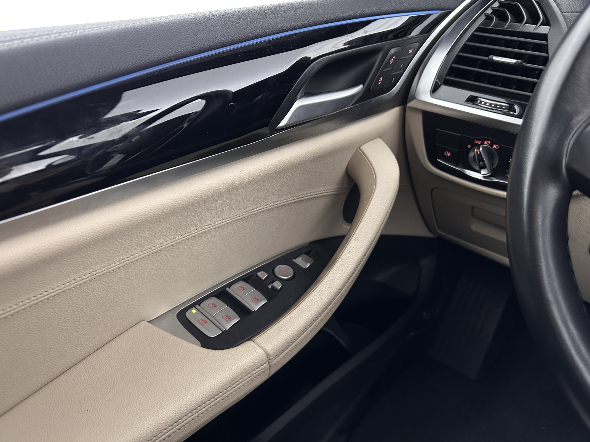 BMW iX3 High Executive 80 kWh [ 3-Fase-11kW ] {SOH-96%} (INCL-BTW) Aut. *PANO | LEATHER | HARMAN/KARDON | FULL-LED | BLINDSPOT | MEMORY-PACK | DIGI-COCKPIT | HEATED-SPORTSEATS | KEYLESS | TOPVIEW | DAB+ | NAVI-FULLMAP | HEAD-UP | 20''ALU*