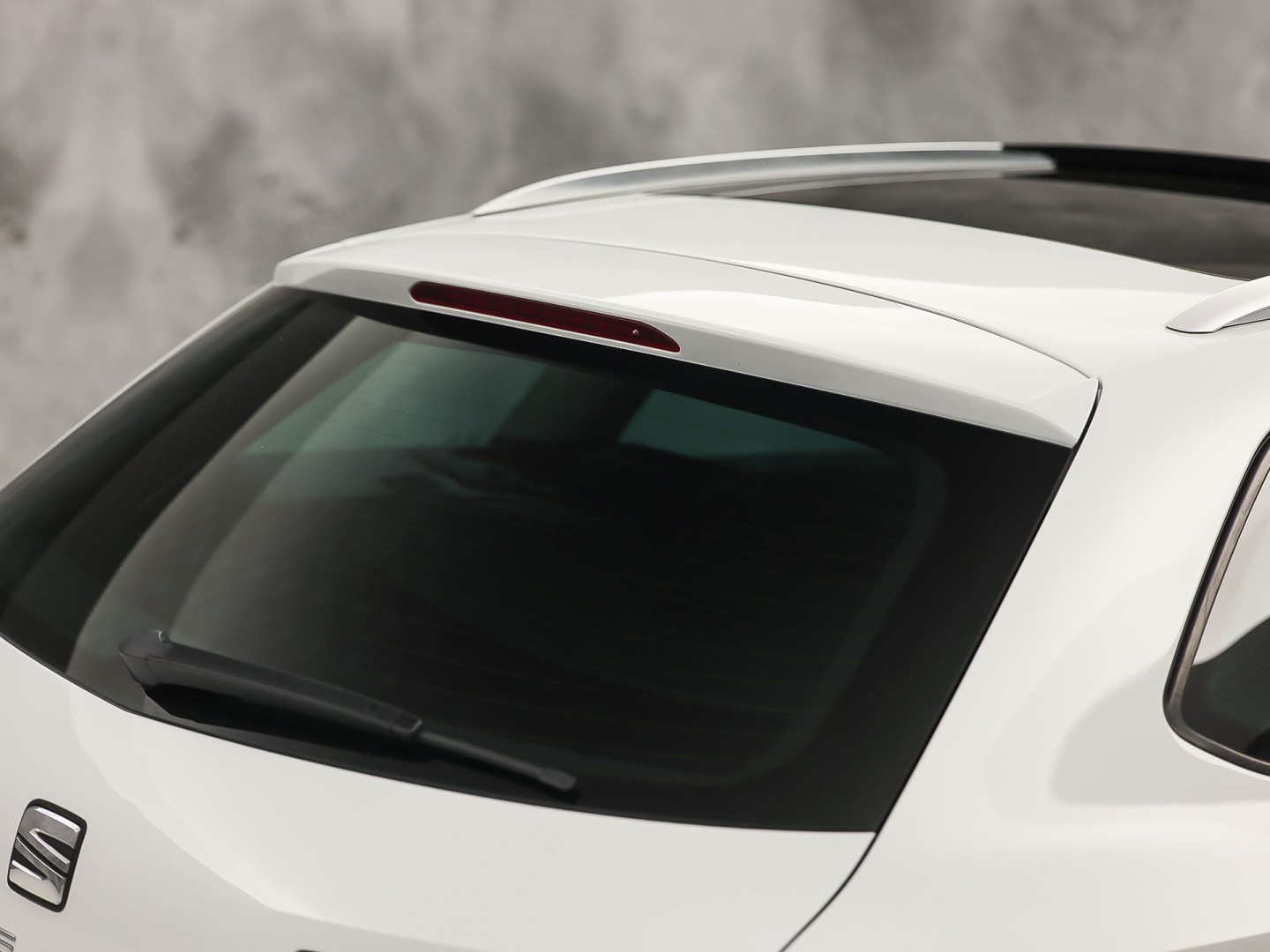 SEAT Leon 1.4 TSI FR Sport 150Pk Automaat (PANORAMADAK, NAVIGATIE, CLIMATE, STOELVERWARMING, SPORTSTOELEN, LED KOPLAMPEN, CRUISE, PARKEERSENSOREN, NIEUWSTAAT)