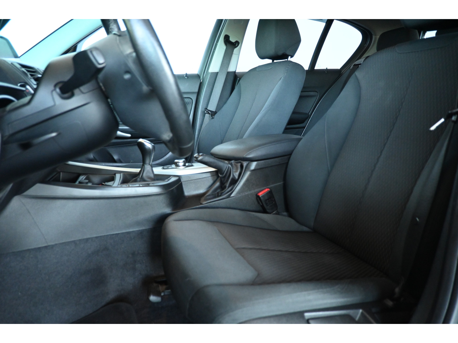 BMW 1-serie 116i Business+ Clima Cruise control Navigatie Xenon Stoelverwarming Inruil Mogelijk!
