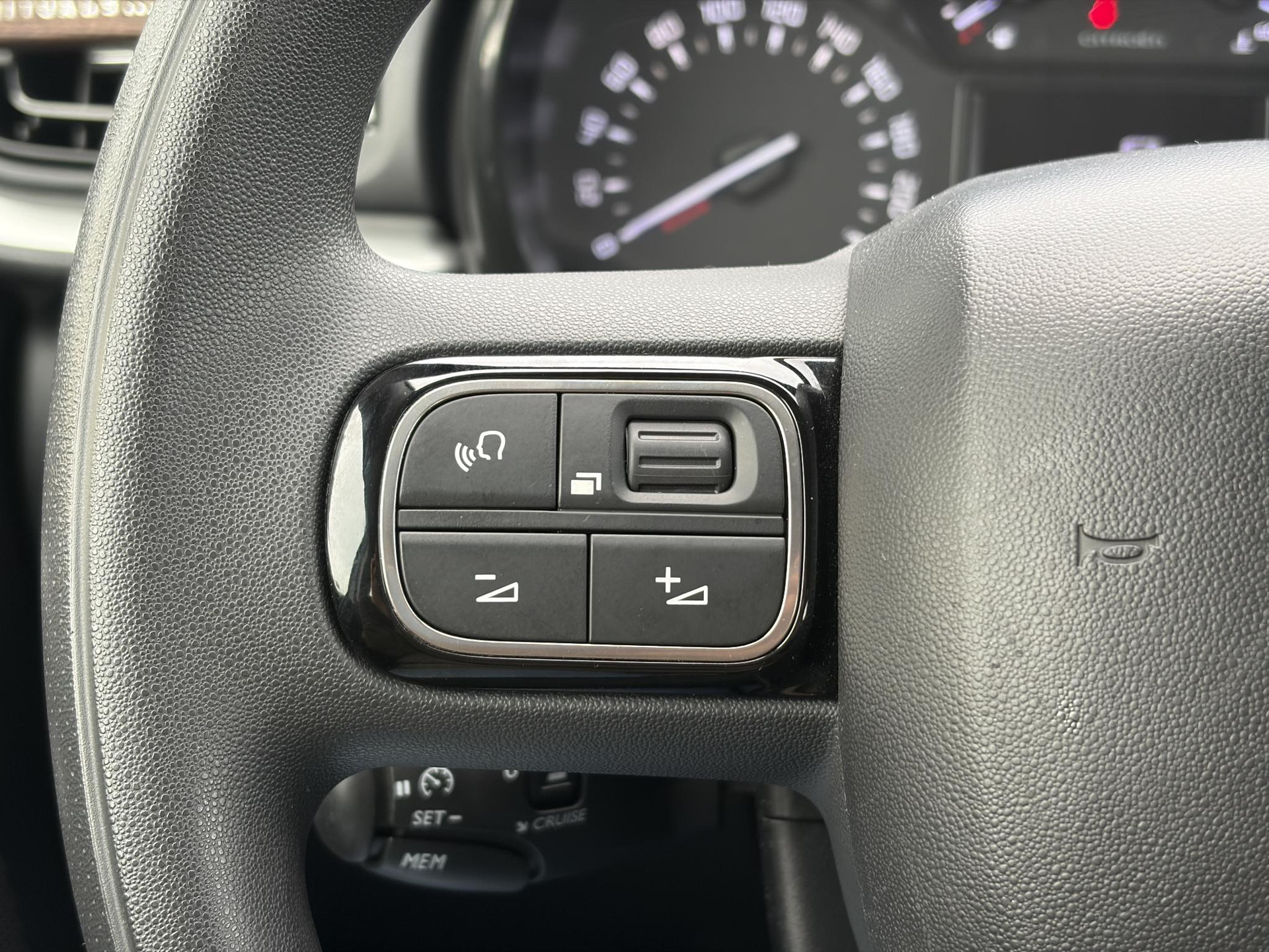 Citroen C3 1.2 PureTech Feel 105g ✓Nieuwe D-riem✓Airco✓Cruise✓Pdc✓Rijstrooksensor✓Pdc✓Net beurt gehad✓2e Eigenaar✓Bj 12-2017✓N.A.P✓Apk tot 06-2026
