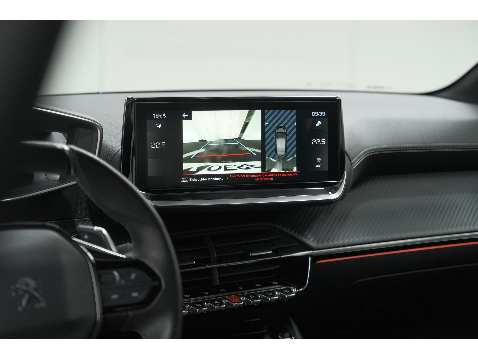 Peugeot 208 PureTech 100 EAT8 GT | Camera | Dodehoekdetectie | Navigatie | Apple Carplay