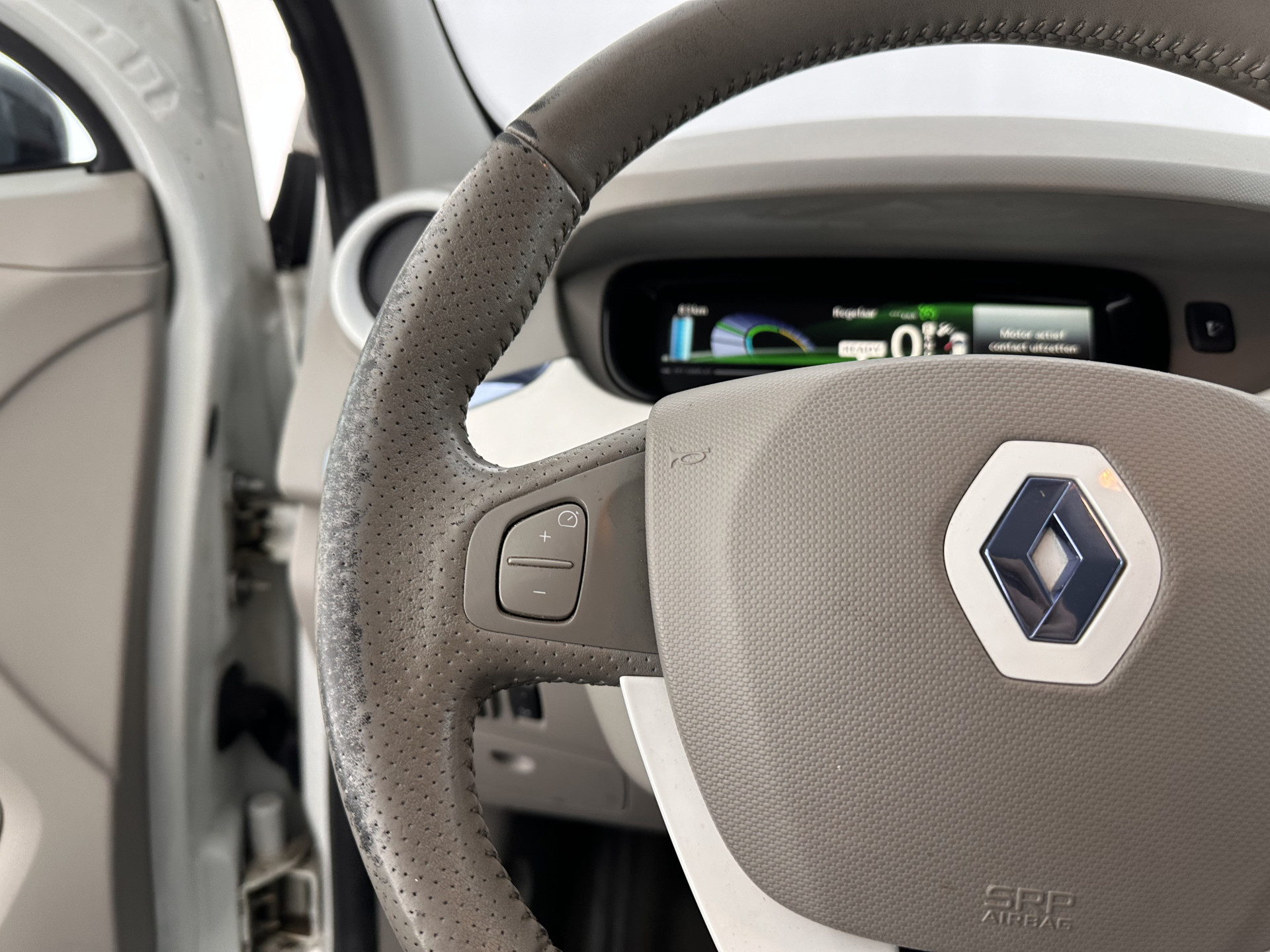 Renault ZOE Q210 Zen Quickcharge R-Link-Pack 22 kWh (ex Accu) [ 3-Fase ] Aut. *NAVI-FULLMAP | DIGI-COCKPIT | LED-LIGHTS | KEYLESS | COMFORT-SEATS | ECC | PDC | CRUISE | 17''ALU*