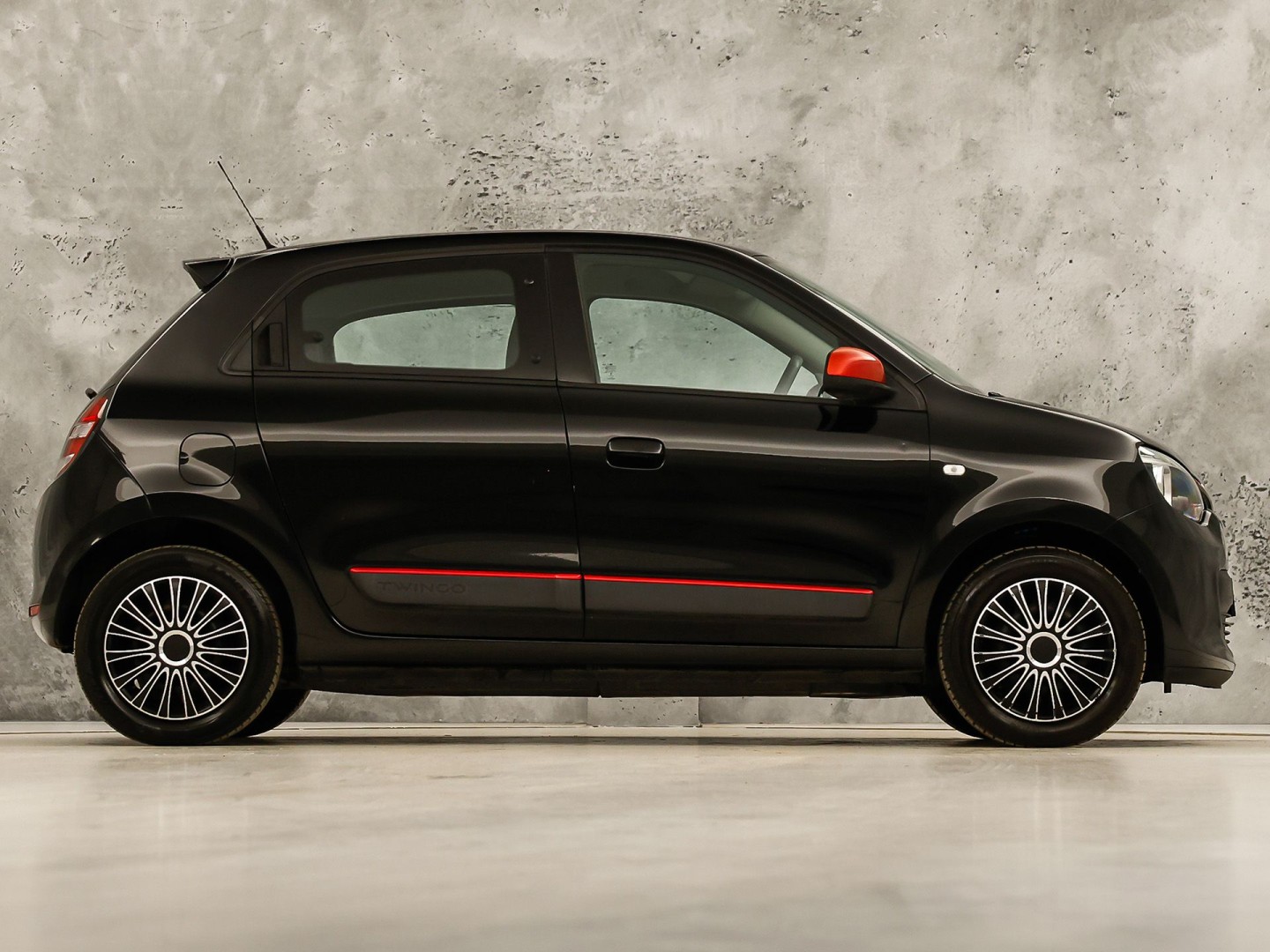 Renault Twingo 1.0 SCe Collection (AIRCO, ELEK RAMEN, CRUISE, SPORTSTOELEN, NIEUWE APK, NIEUWSTAAT)