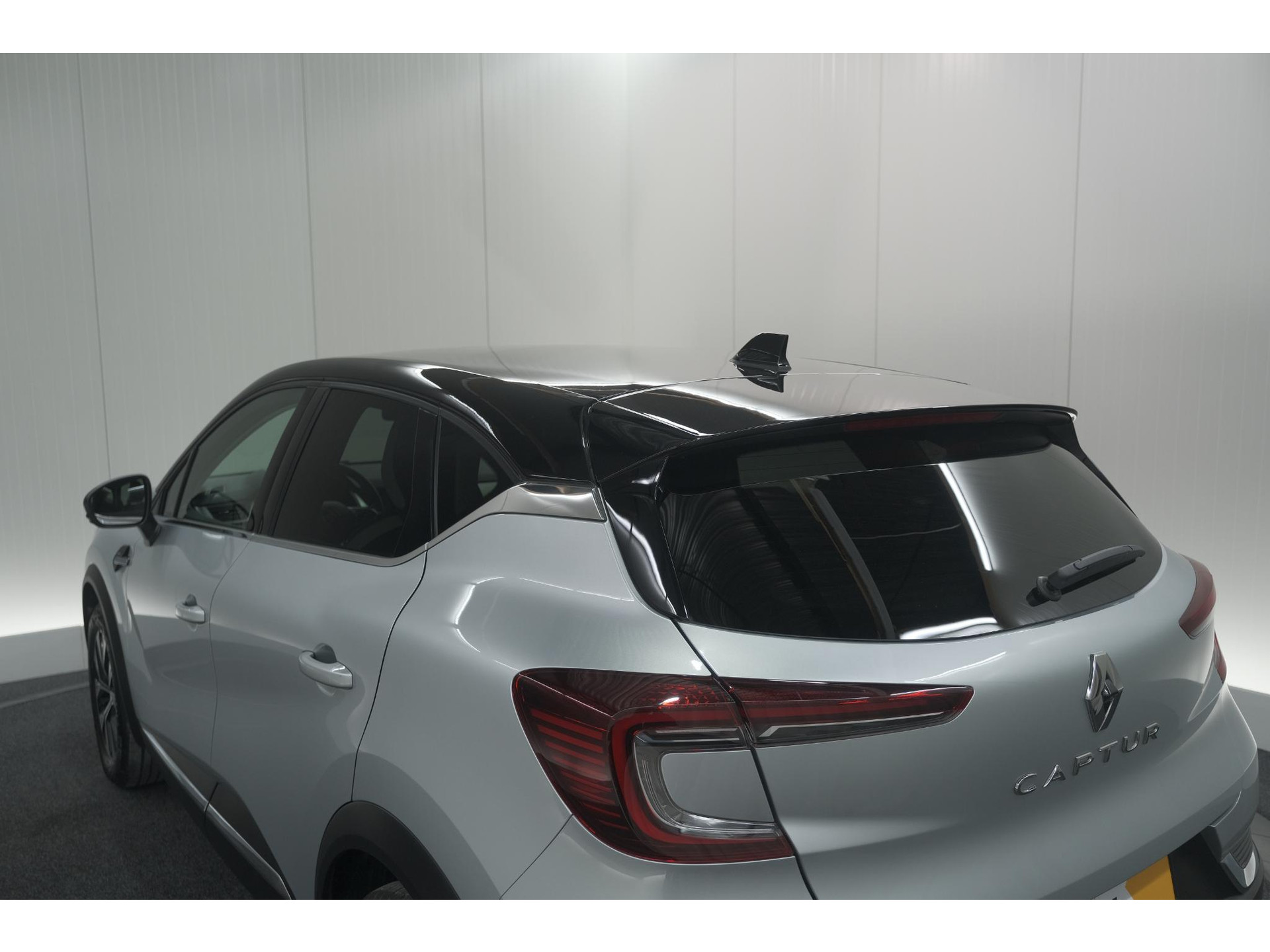 Renault Captur Mild Hybrid 140 EDC Techno | Trekhaak | 360 Camera | 9.3 Inch Grootscherm | Apple Carplay | Parkeersensoren