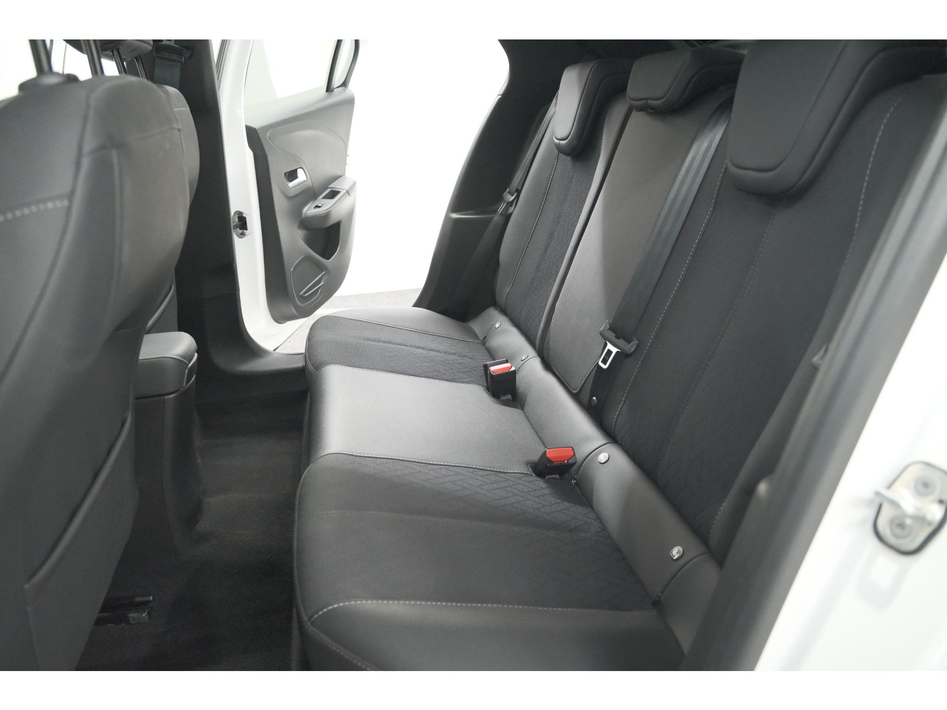 Opel Corsa 1.2 Turbo 100 Ultimate | Panoramadak | Camera | Dodehoekdetectie | Apple Carplay