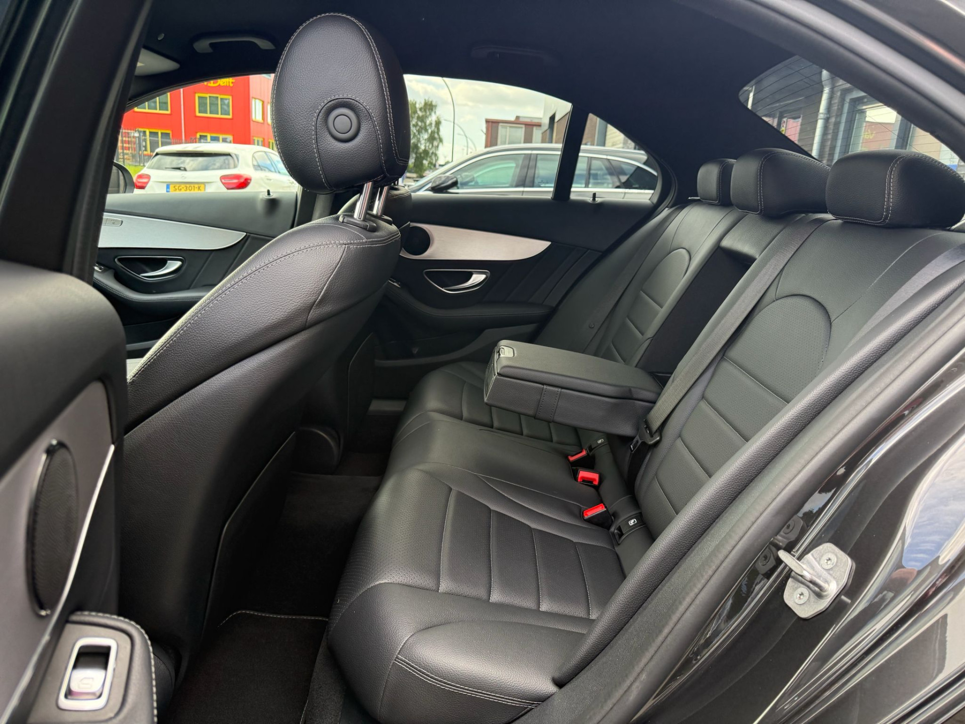 Mercedes-Benz C-klasse 300 e Advantage Pack | 3/6/12MND GARANTIE | AUTOMAAT | CRUISE | LED | LEDER | 360 CAMERA | SFEER | CARPLAY | NAVI |